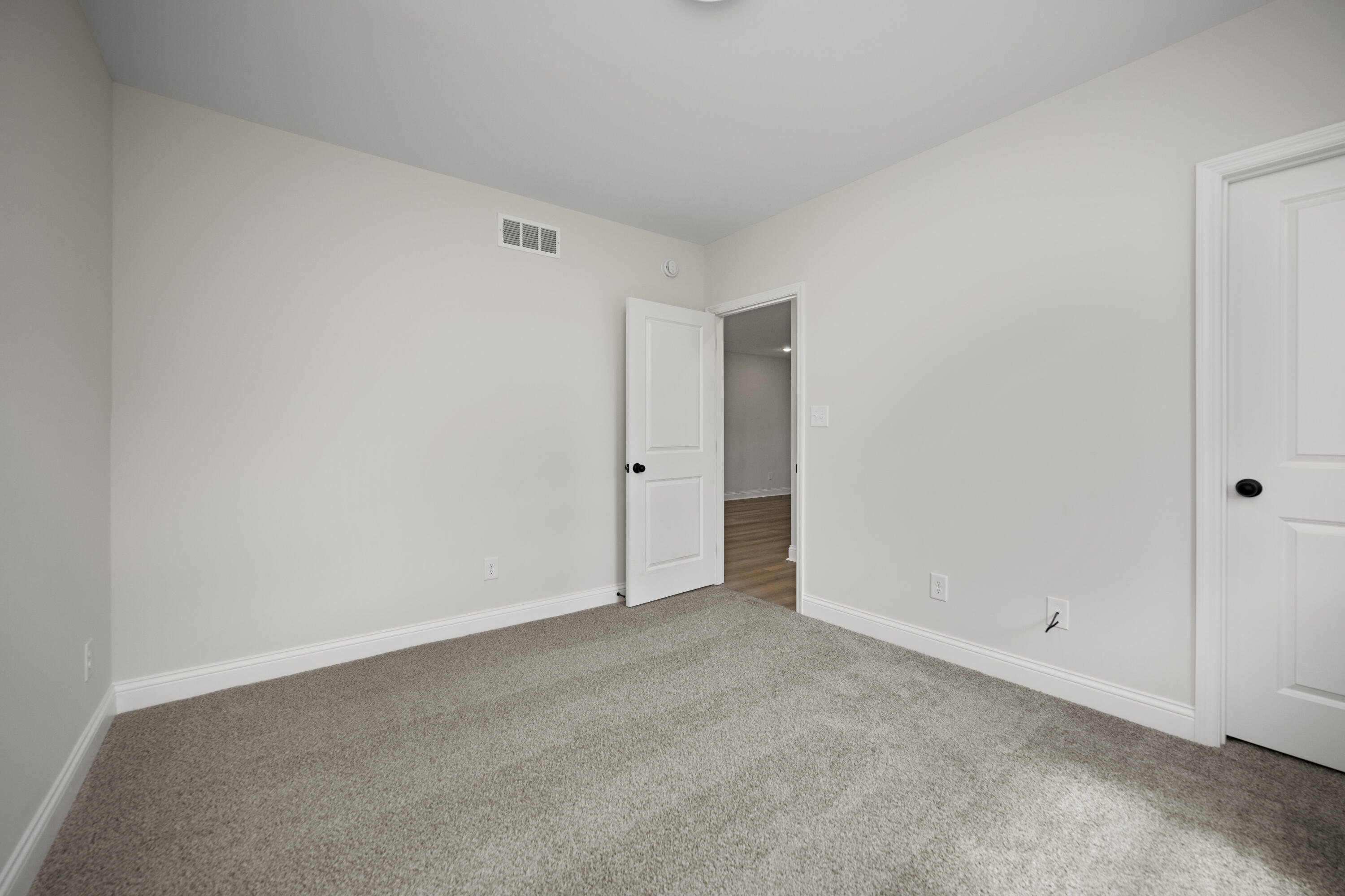 Richmond, Kentucky 40475, United States, 5 Bedrooms Bedrooms, ,3 BathroomsBathrooms,Residential,Active,124038