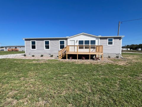 Photo of 20 Squirrel Path, East Bernstadt, KY 40729 (MLS # 25502877)