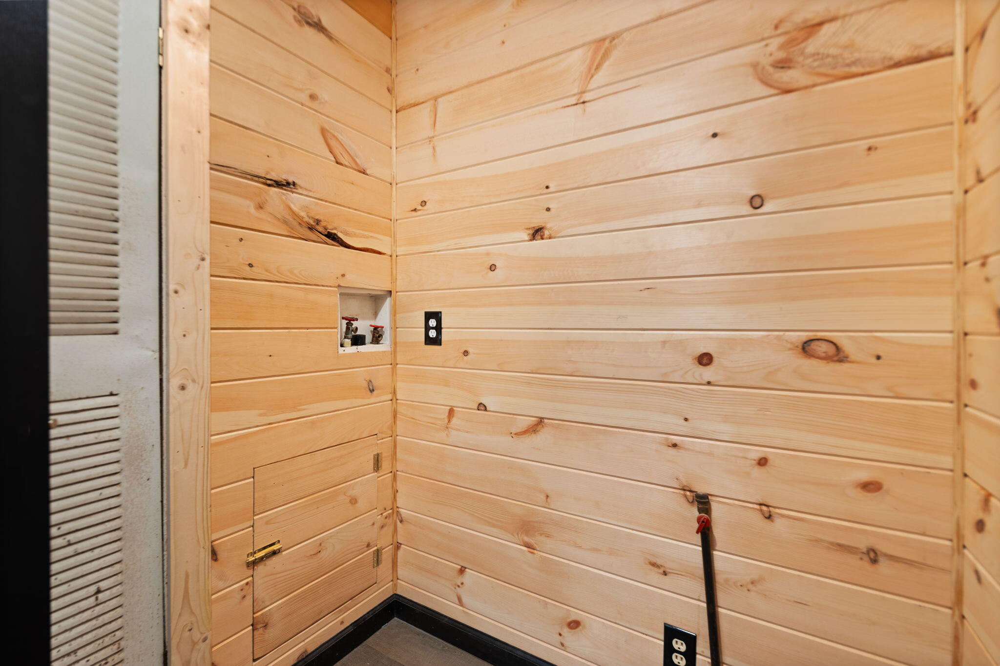 Stanton, Kentucky 40380, United States, 3 Bedrooms Bedrooms, ,2 BathroomsBathrooms,Residential,Active,128421