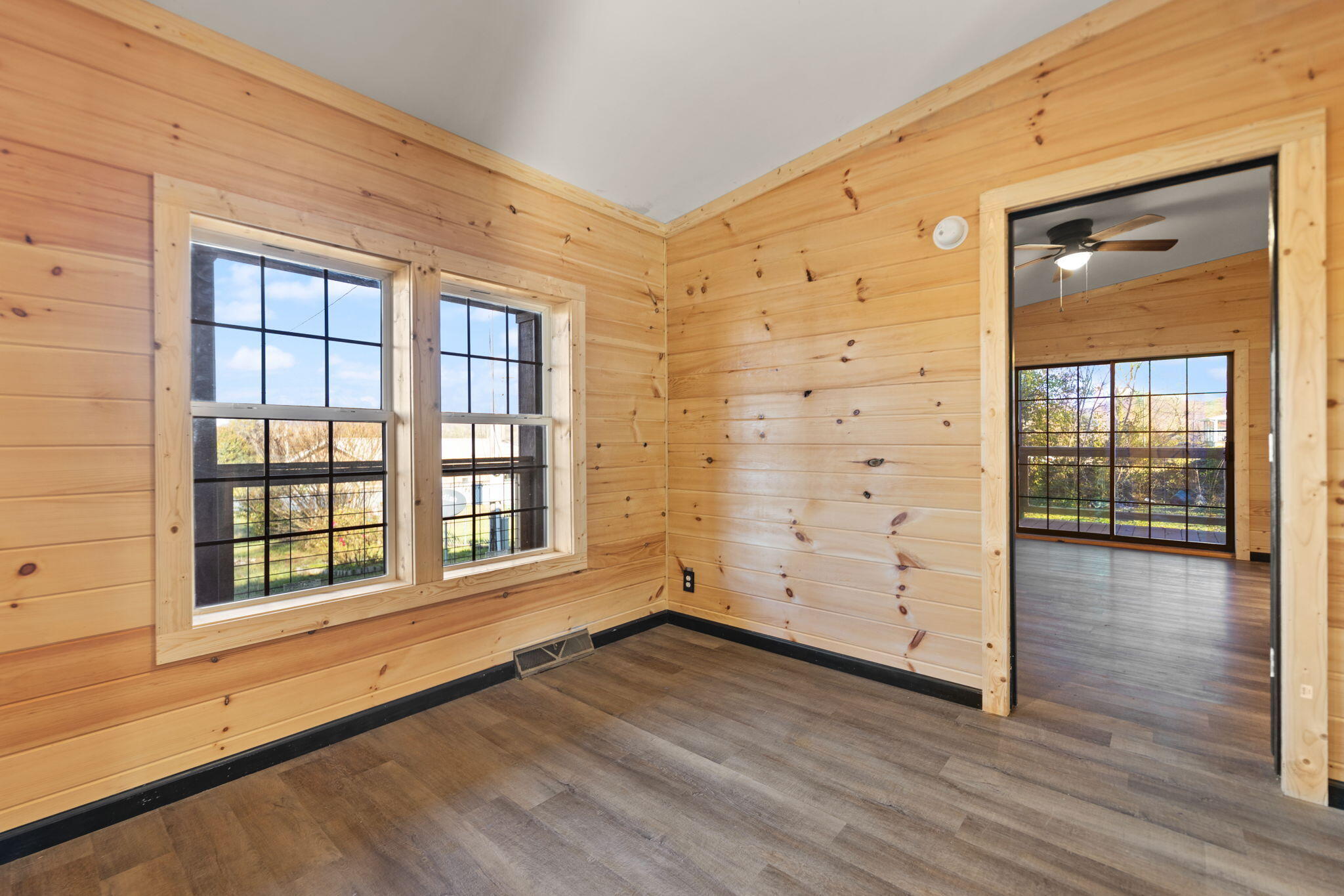 Stanton, Kentucky 40380, United States, 3 Bedrooms Bedrooms, ,2 BathroomsBathrooms,Residential,Active,128421