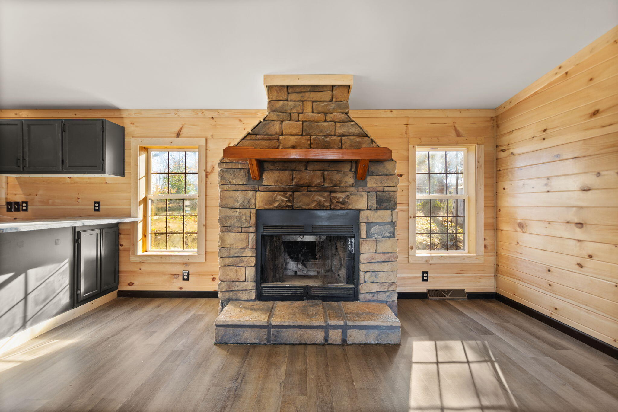 Stanton, Kentucky 40380, United States, 3 Bedrooms Bedrooms, ,2 BathroomsBathrooms,Residential,Active,128421