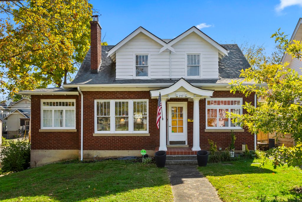 Photo of 357 Crescent Avenue, Winchester, KY 40391 (MLS # 25505142)