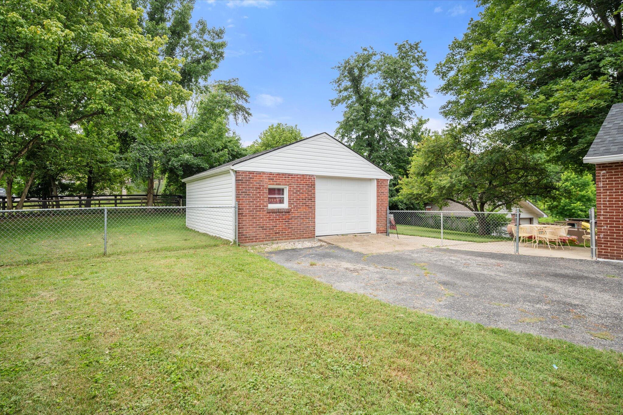 Fairdale, Kentucky 40118, United States, 3 Bedrooms Bedrooms, ,1 BathroomBathrooms,Residential,Active,169608