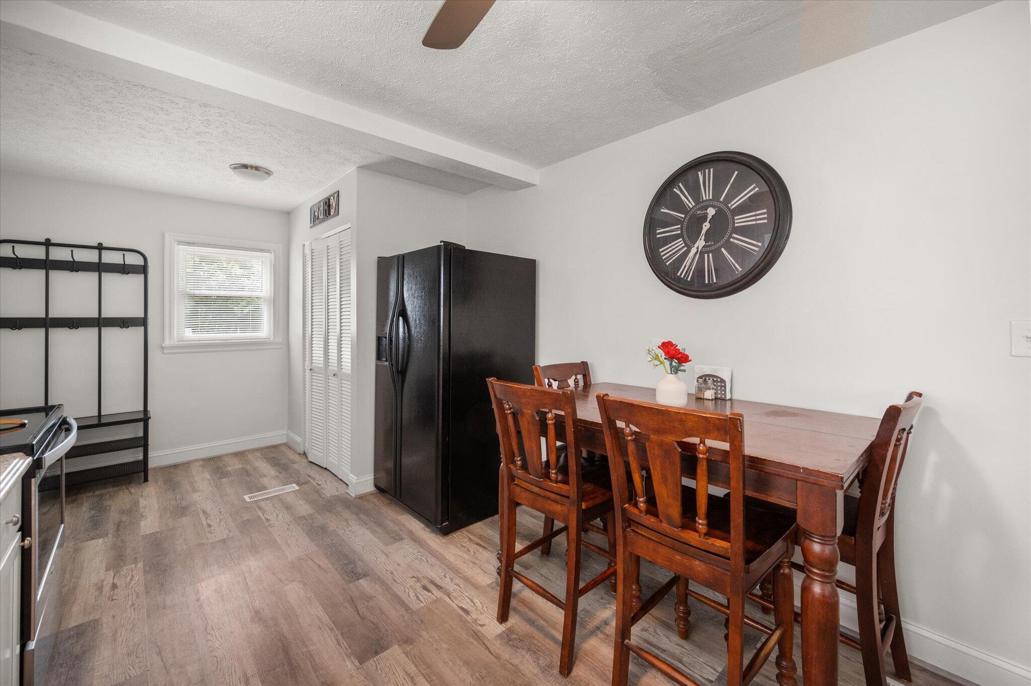 Fairdale, Kentucky 40118, United States, 3 Bedrooms Bedrooms, ,1 BathroomBathrooms,Residential,Active,169608