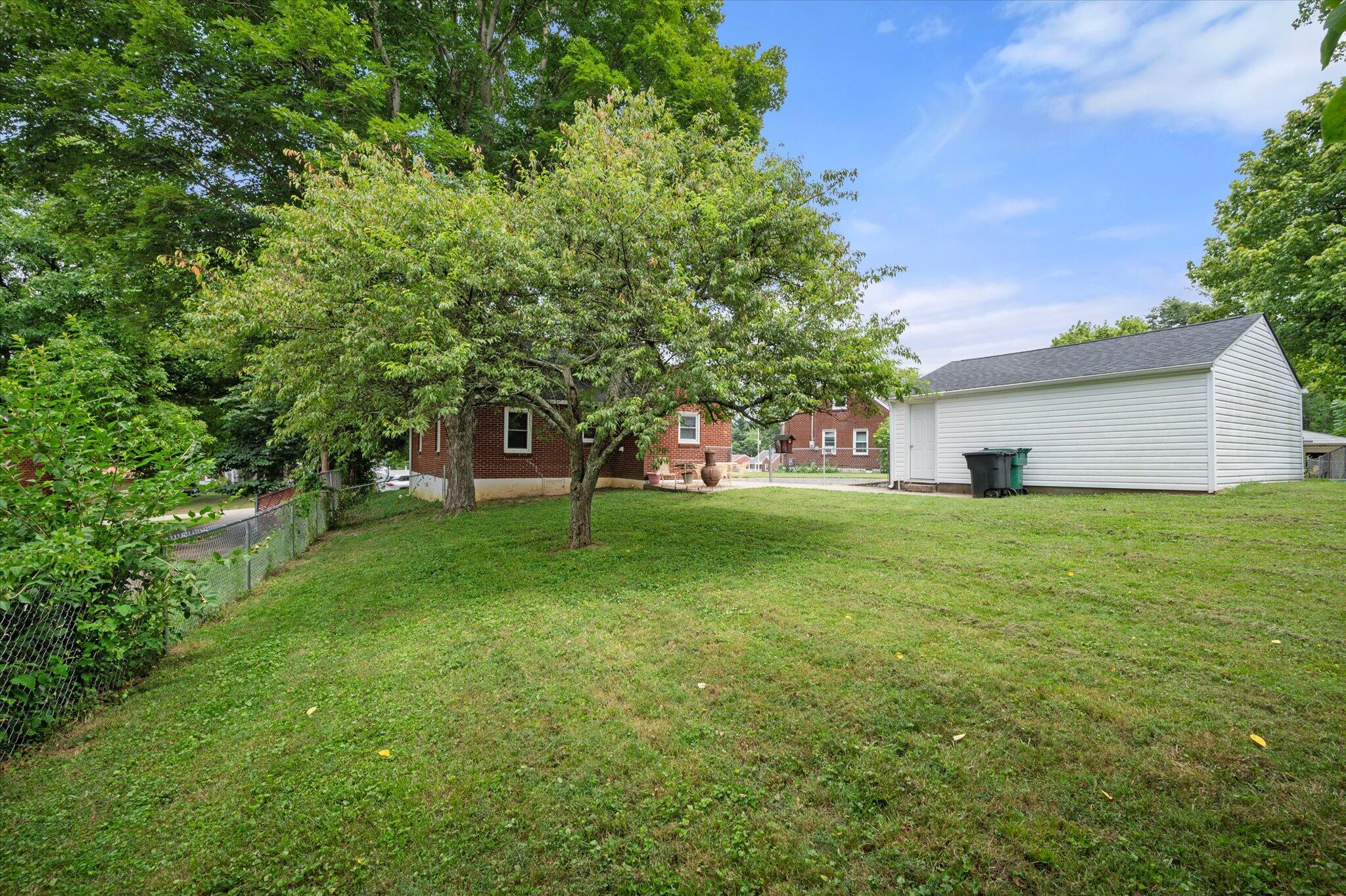 Fairdale, Kentucky 40118, United States, 3 Bedrooms Bedrooms, ,1 BathroomBathrooms,Residential,Active,169608