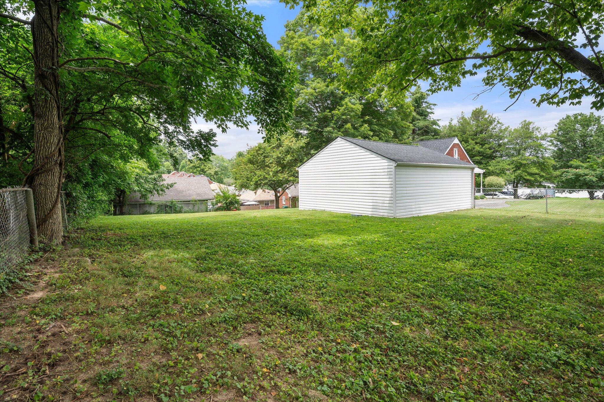 Fairdale, Kentucky 40118, United States, 3 Bedrooms Bedrooms, ,1 BathroomBathrooms,Residential,Active,169608