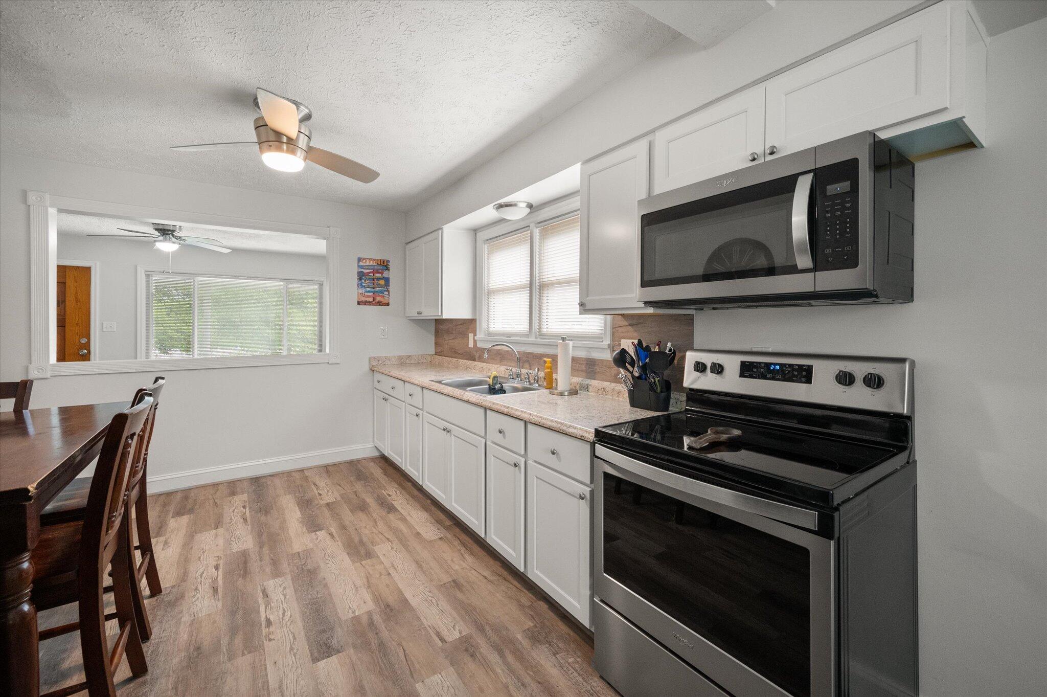 Fairdale, Kentucky 40118, United States, 3 Bedrooms Bedrooms, ,1 BathroomBathrooms,Residential,Active,169608