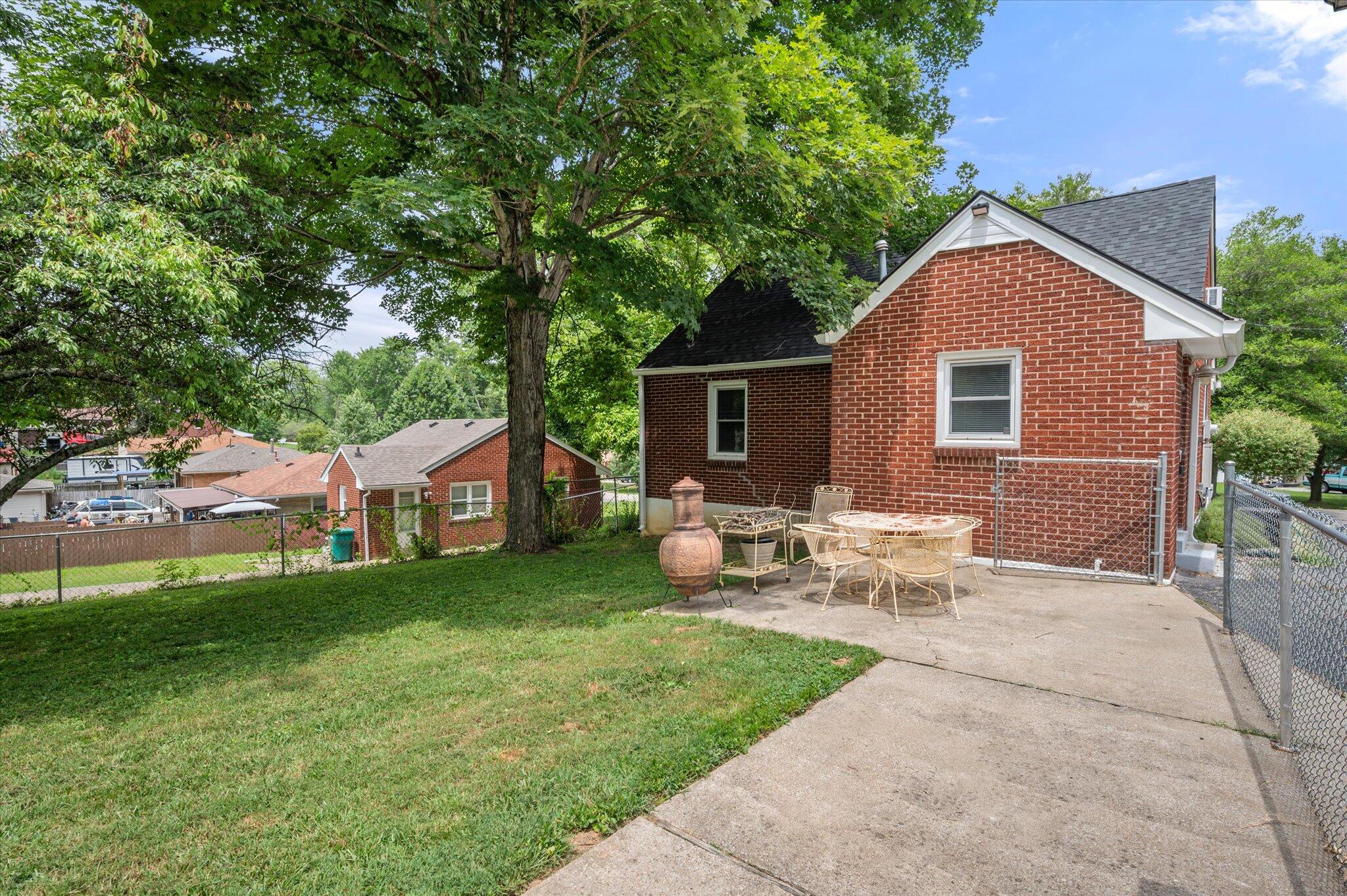 Fairdale, Kentucky 40118, United States, 3 Bedrooms Bedrooms, ,1 BathroomBathrooms,Residential,Active,169608