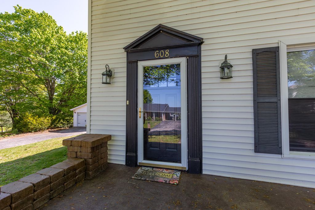 Photo of 608 S Buell Street, Perryville, KY 40468 (MLS # 25505226)