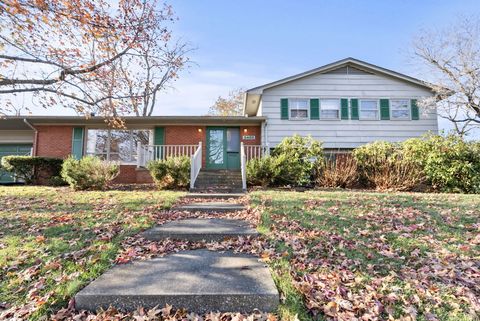 Photo of 3401 Farmington Road, Lexington, KY 40502 (MLS # 25507206)