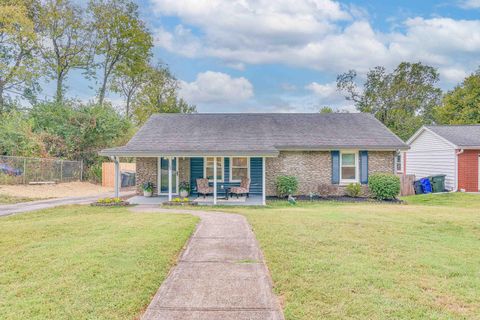 Photo of 500 Southridge Drive, Lexington, KY 40505 (MLS # 25502172)