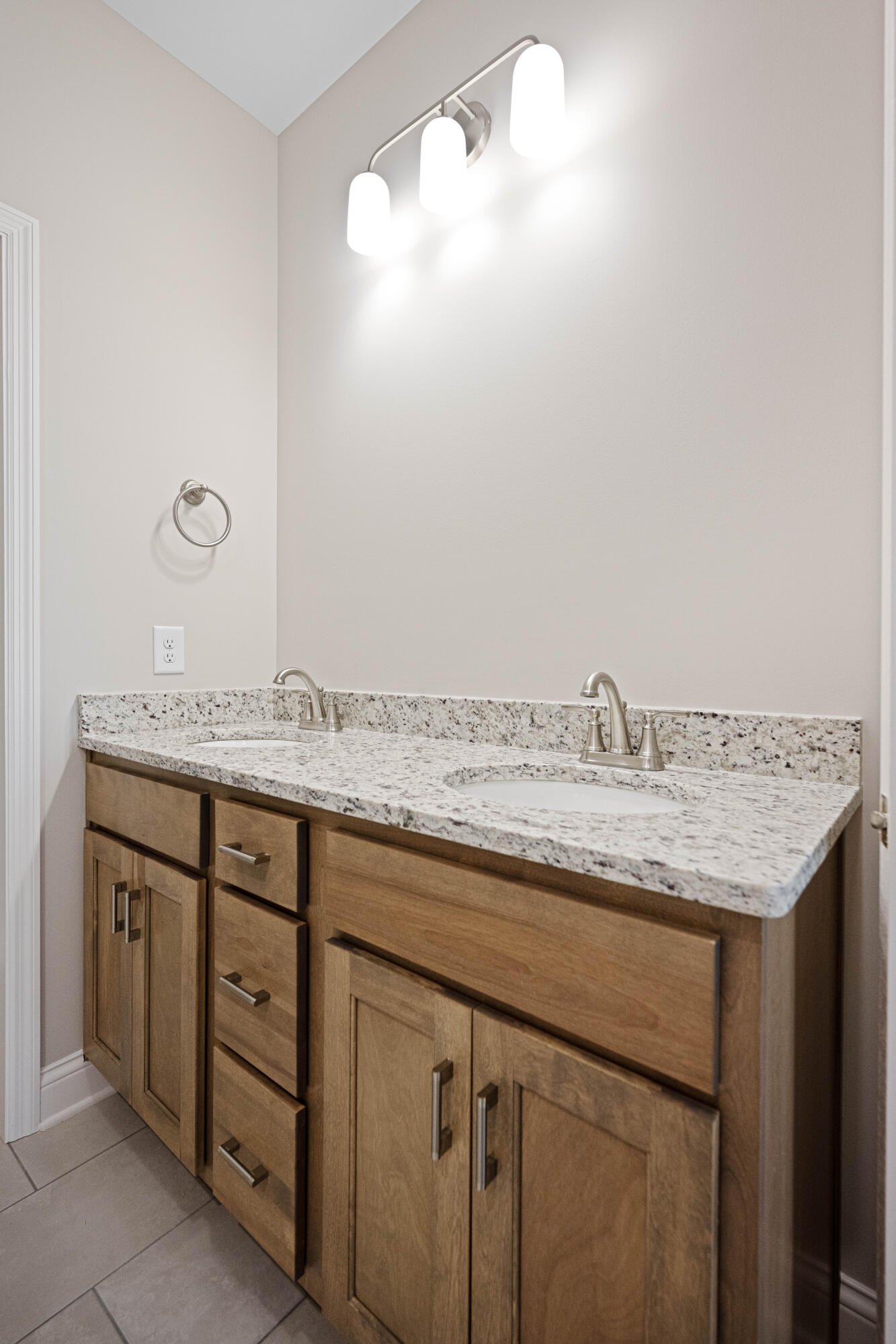 Richmond, Kentucky 40475, United States, 3 Bedrooms Bedrooms, ,2 BathroomsBathrooms,Residential,Active,70188