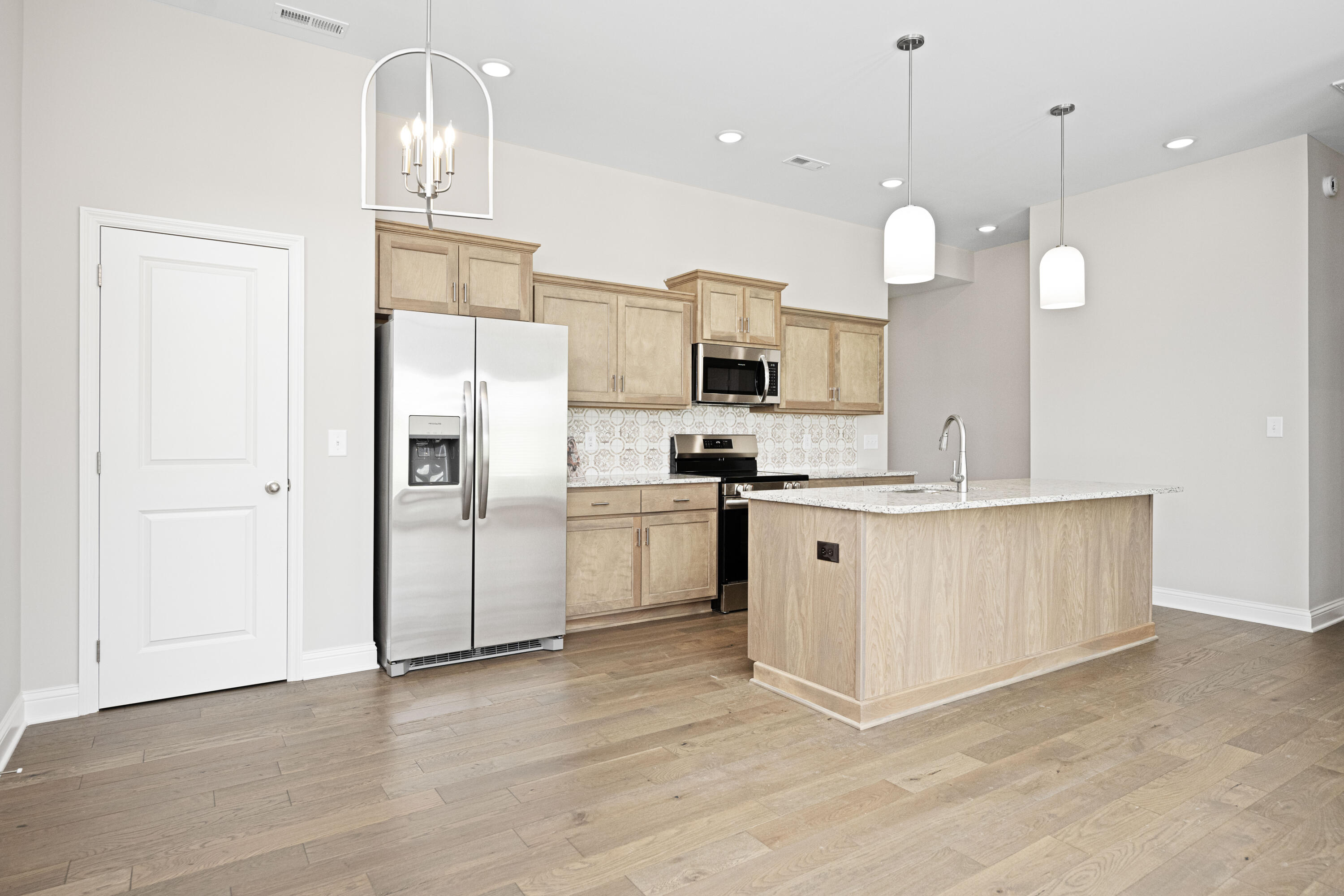 Richmond, Kentucky 40475, United States, 3 Bedrooms Bedrooms, ,2 BathroomsBathrooms,Residential,Active,70188