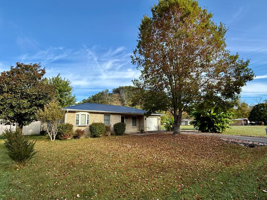 Photo of 216 Maher Drive, Morehead, KY 40351 (MLS # 26027432)