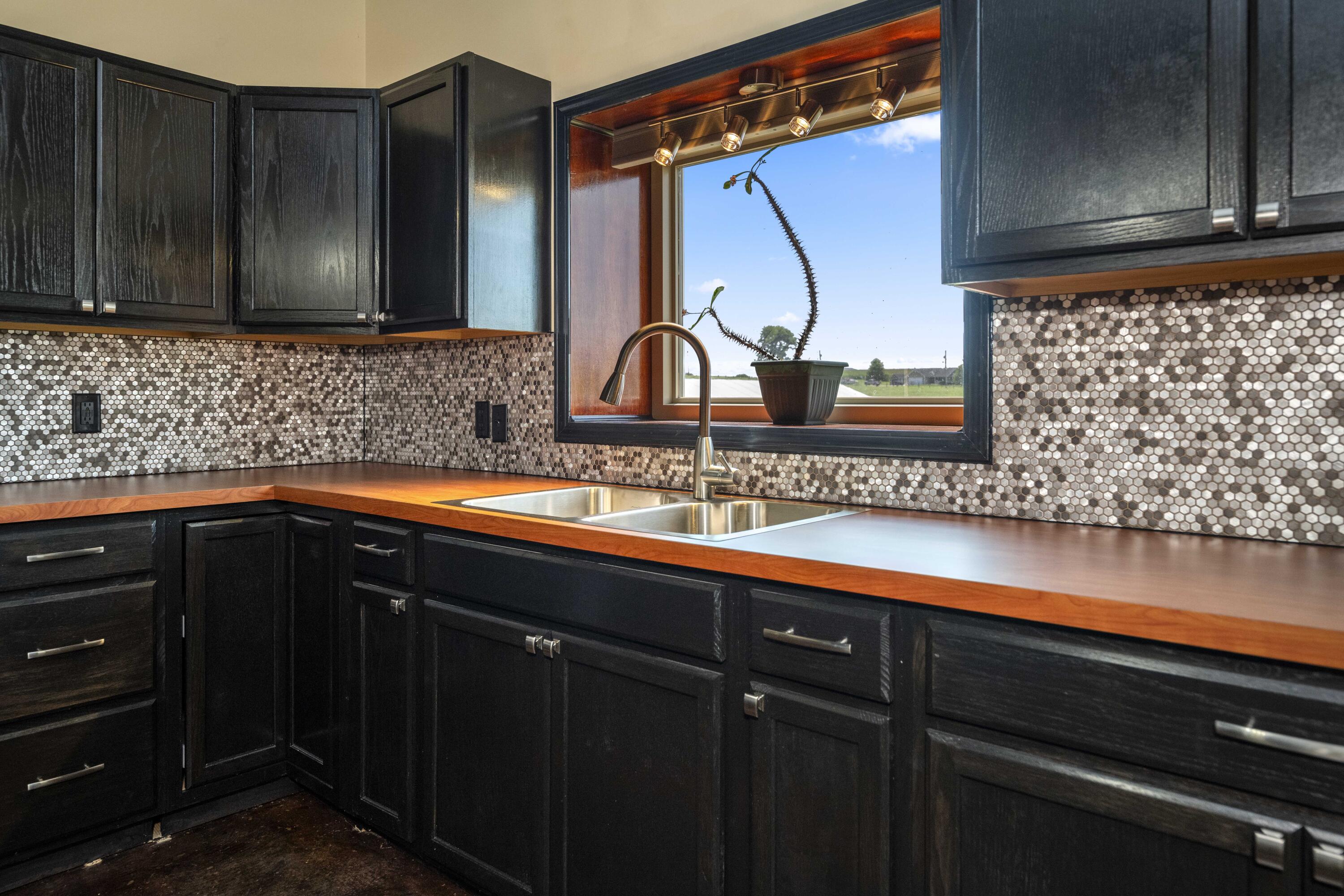 Brodhead, Kentucky 40409, United States, 4 Bedrooms Bedrooms, ,4 BathroomsBathrooms,Residential,Active,196721