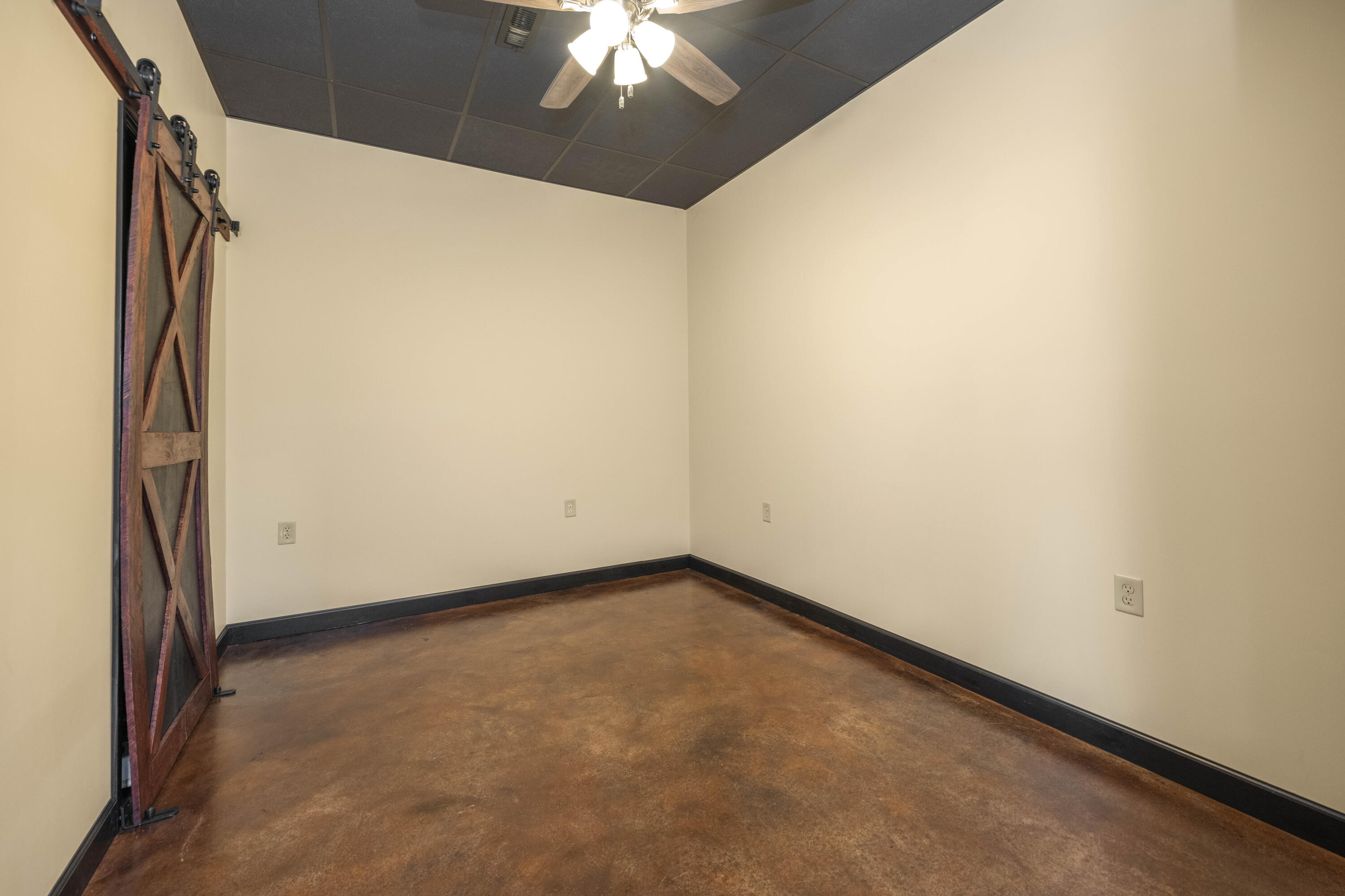 Brodhead, Kentucky 40409, United States, 4 Bedrooms Bedrooms, ,4 BathroomsBathrooms,Residential,Active,196721