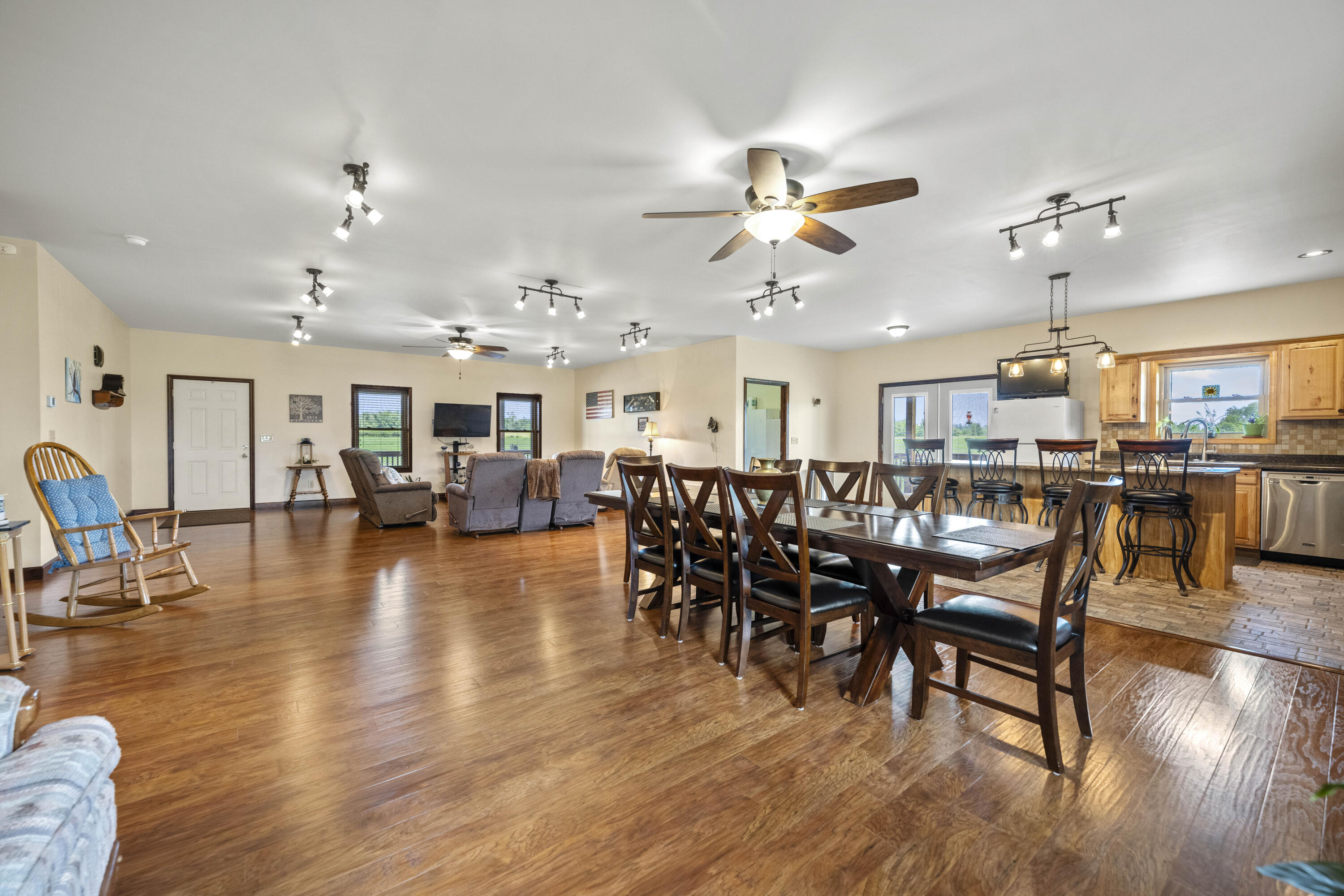 Brodhead, Kentucky 40409, United States, 4 Bedrooms Bedrooms, ,4 BathroomsBathrooms,Residential,Active,196721