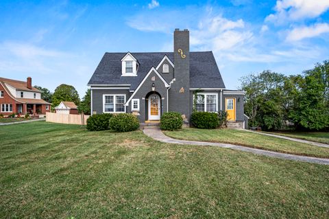 Photo of 1409 Lexington Road, Richmond, KY 40475 (MLS # 25502606)