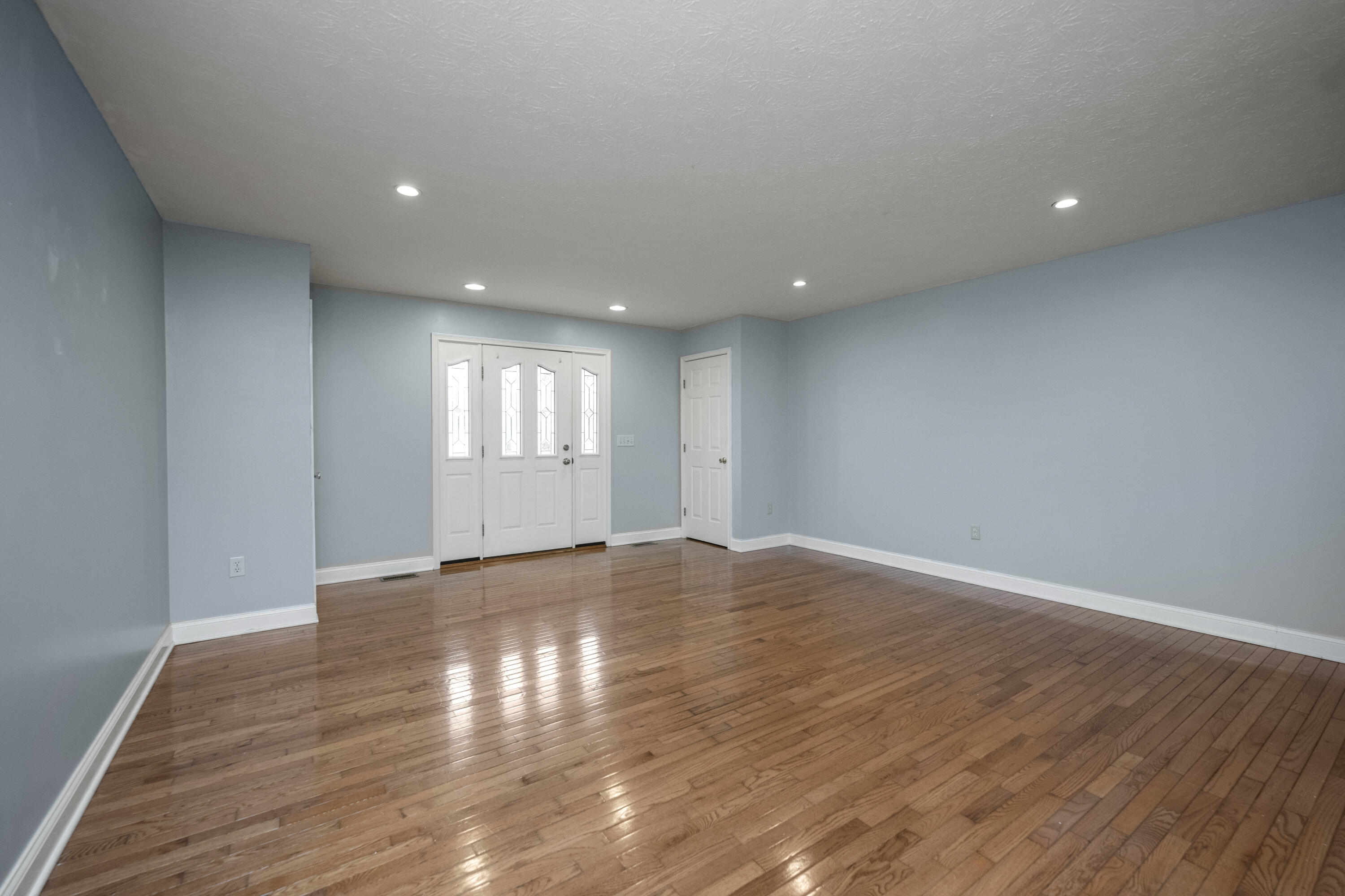 Richmond, Kentucky 40475, United States, 3 Bedrooms Bedrooms, ,2 BathroomsBathrooms,Residential,Active,99596