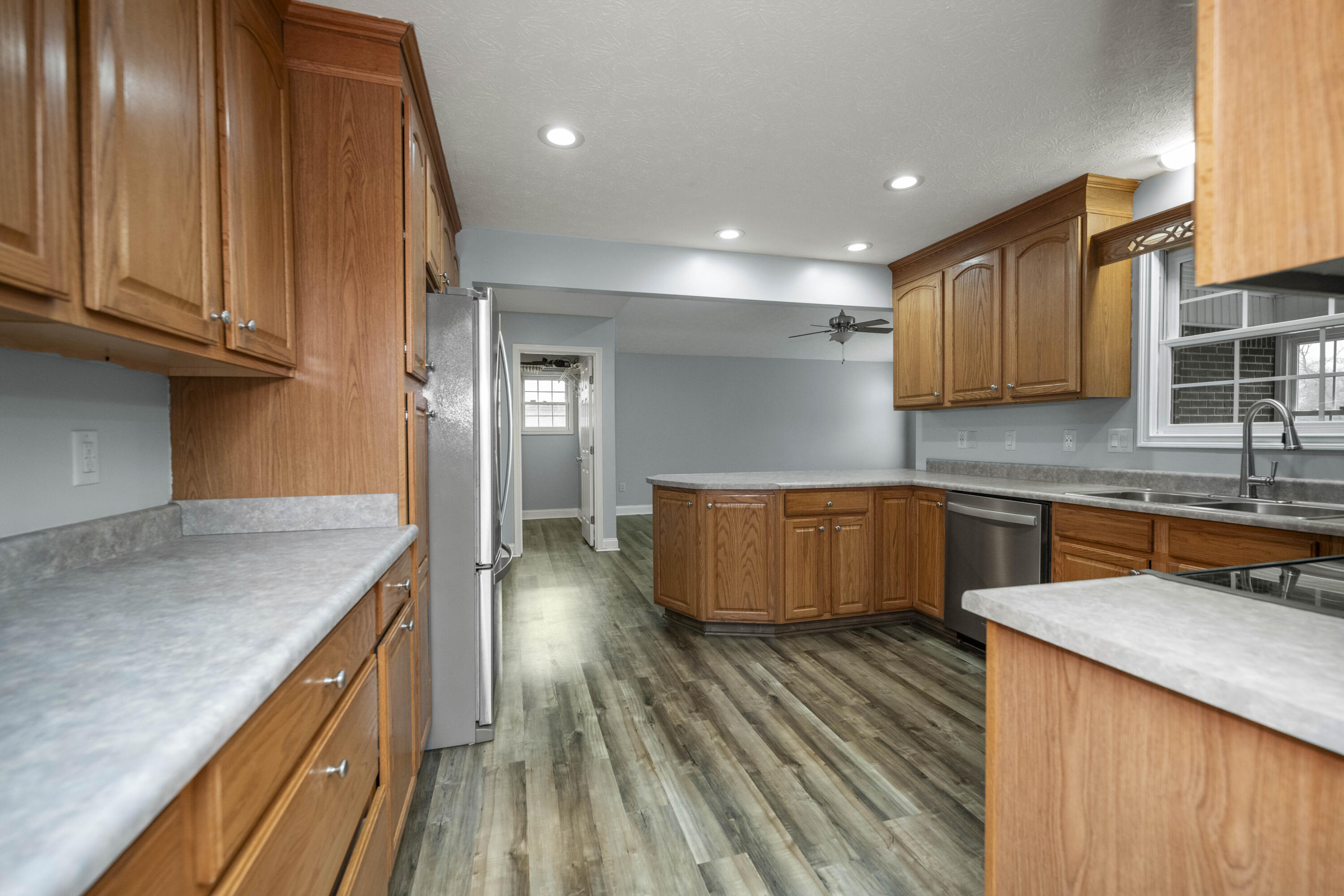 Richmond, Kentucky 40475, United States, 3 Bedrooms Bedrooms, ,2 BathroomsBathrooms,Residential,Active,99596