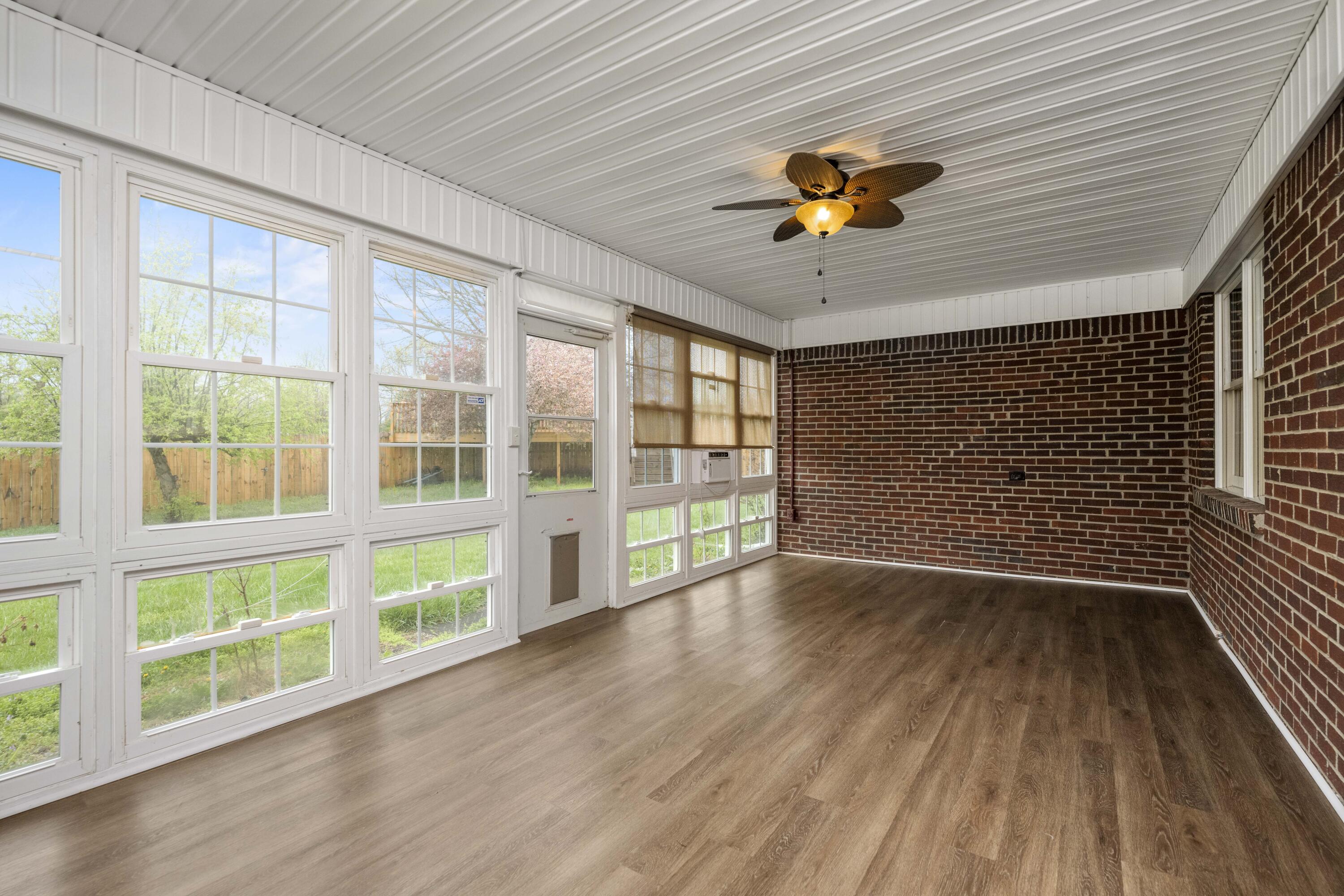 Richmond, Kentucky 40475, United States, 3 Bedrooms Bedrooms, ,2 BathroomsBathrooms,Residential,Active,99596