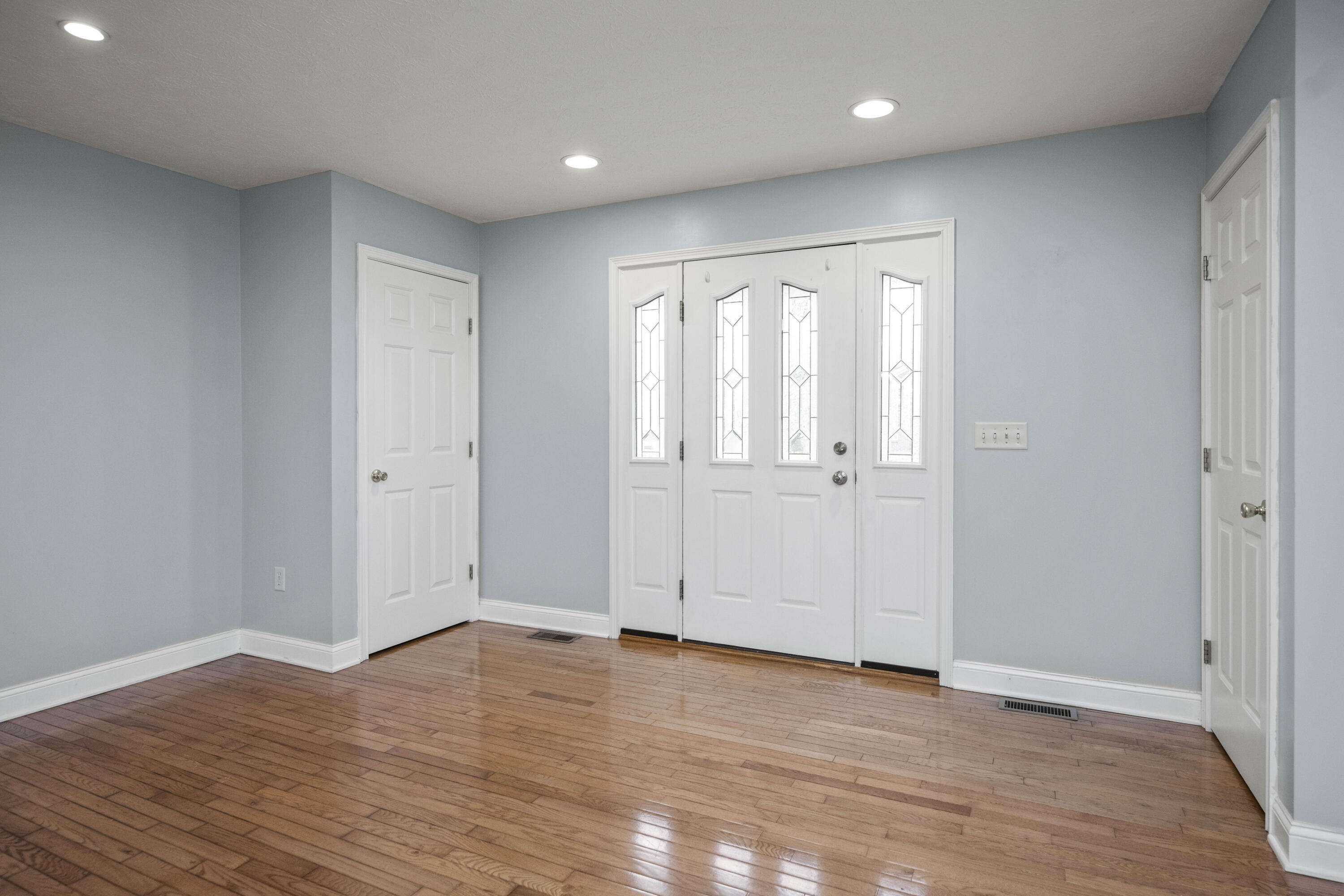 Richmond, Kentucky 40475, United States, 3 Bedrooms Bedrooms, ,2 BathroomsBathrooms,Residential,Active,99596