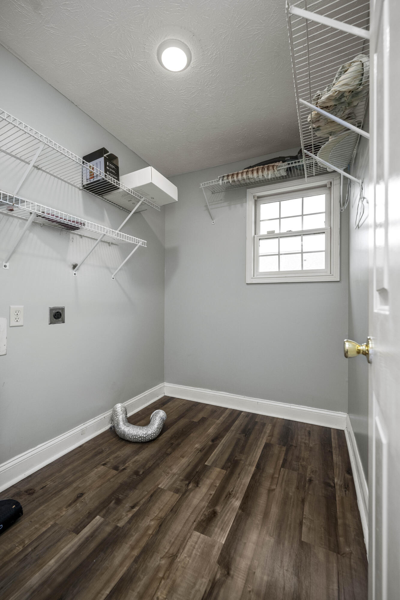 Richmond, Kentucky 40475, United States, 3 Bedrooms Bedrooms, ,2 BathroomsBathrooms,Residential,Active,99596