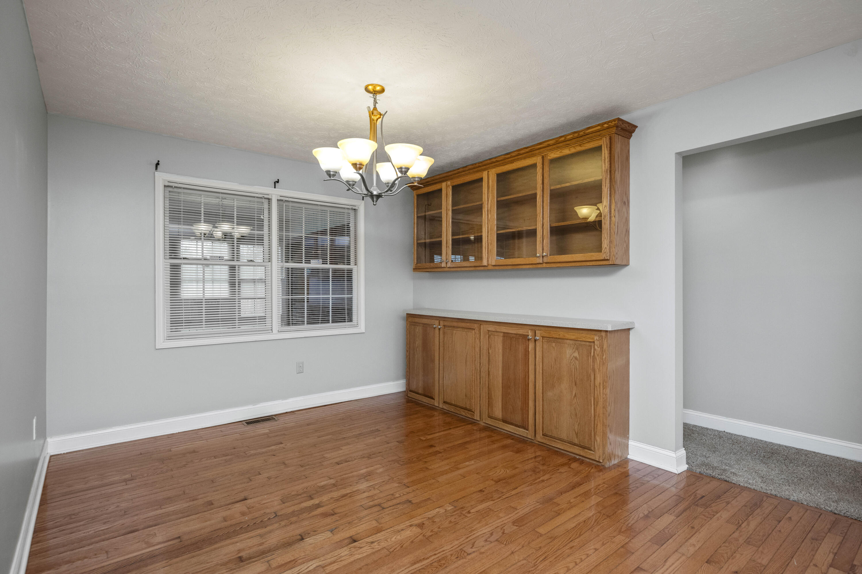 Richmond, Kentucky 40475, United States, 3 Bedrooms Bedrooms, ,2 BathroomsBathrooms,Residential,Active,99596