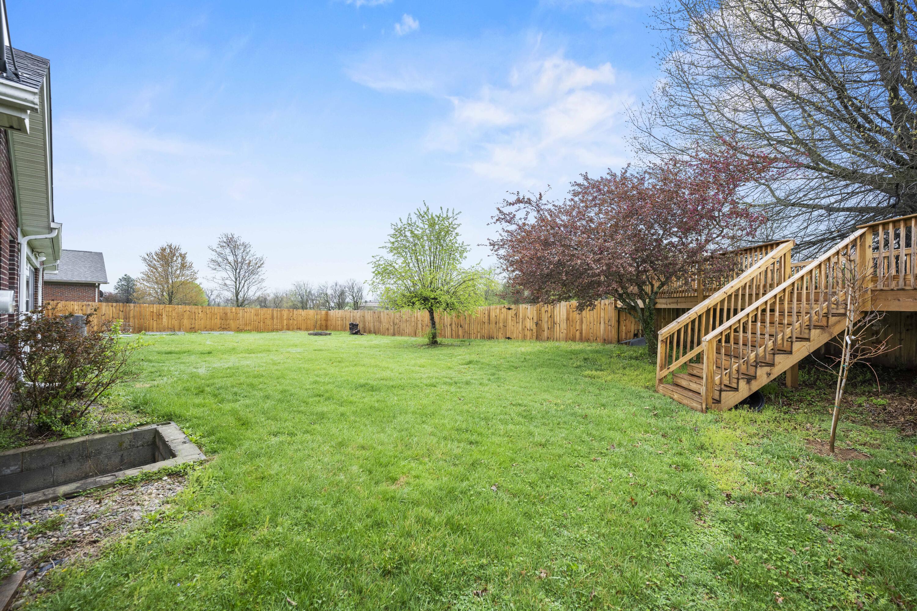 Richmond, Kentucky 40475, United States, 3 Bedrooms Bedrooms, ,2 BathroomsBathrooms,Residential,Active,99596