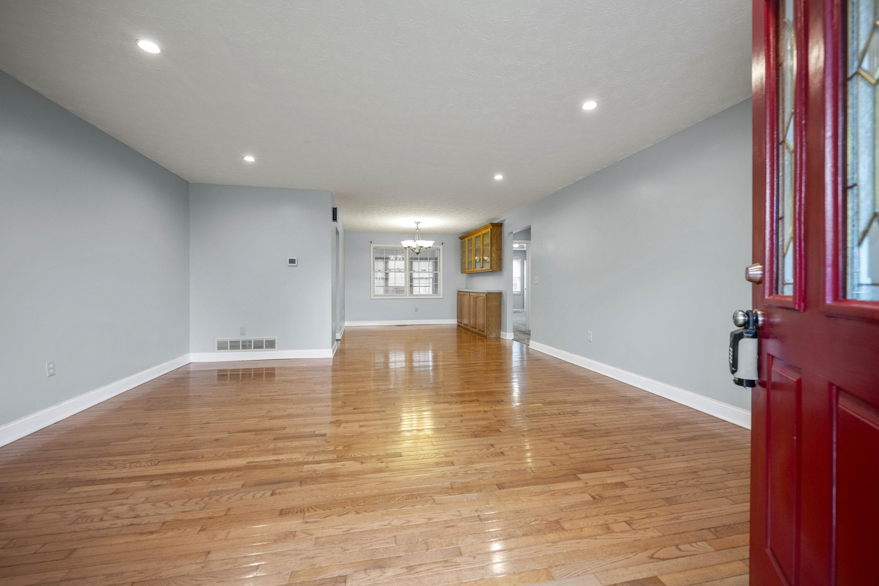 Richmond, Kentucky 40475, United States, 3 Bedrooms Bedrooms, ,2 BathroomsBathrooms,Residential,Active,99596