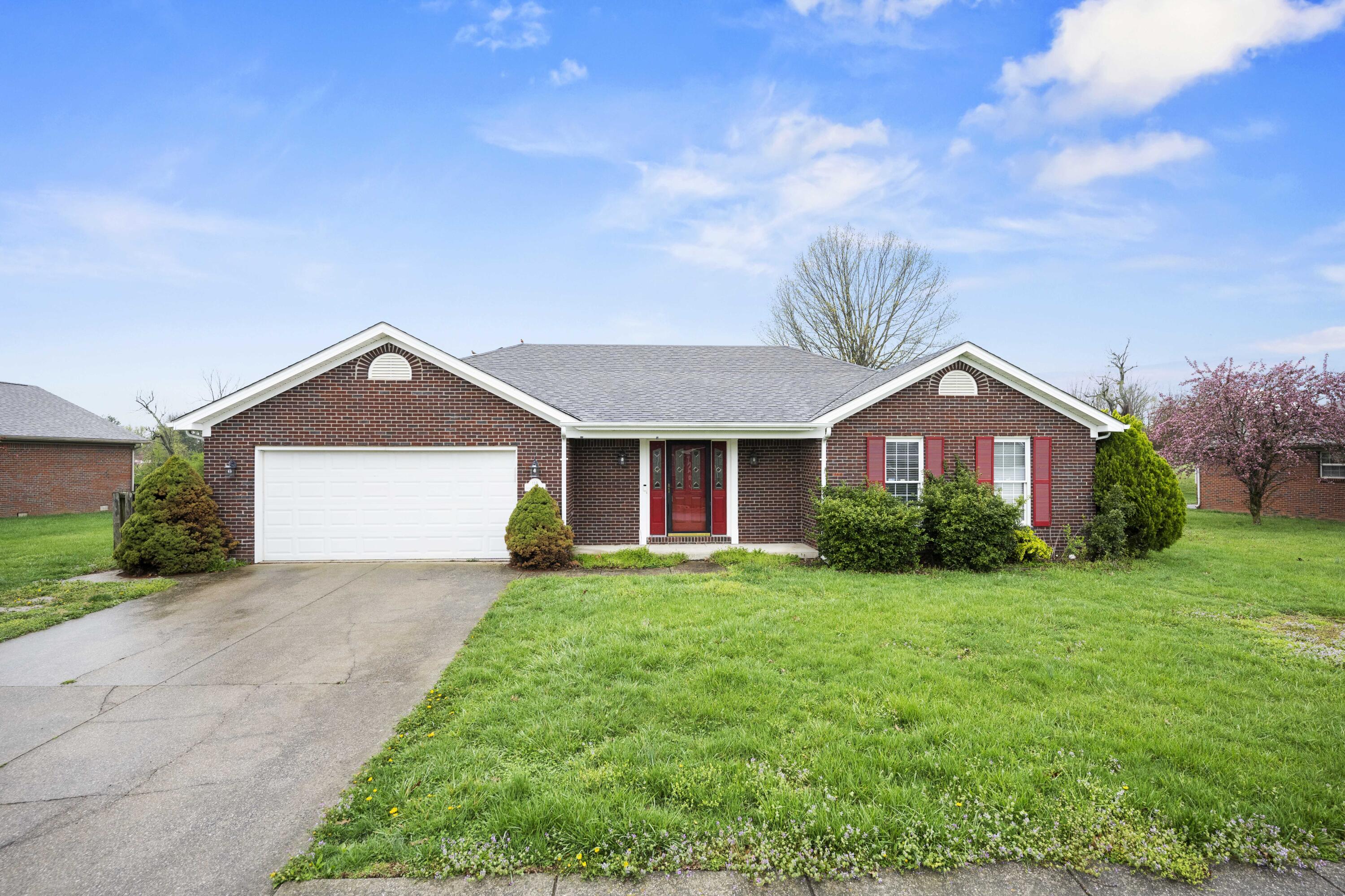 Richmond, Kentucky 40475, United States, 3 Bedrooms Bedrooms, ,2 BathroomsBathrooms,Residential,Active,99596