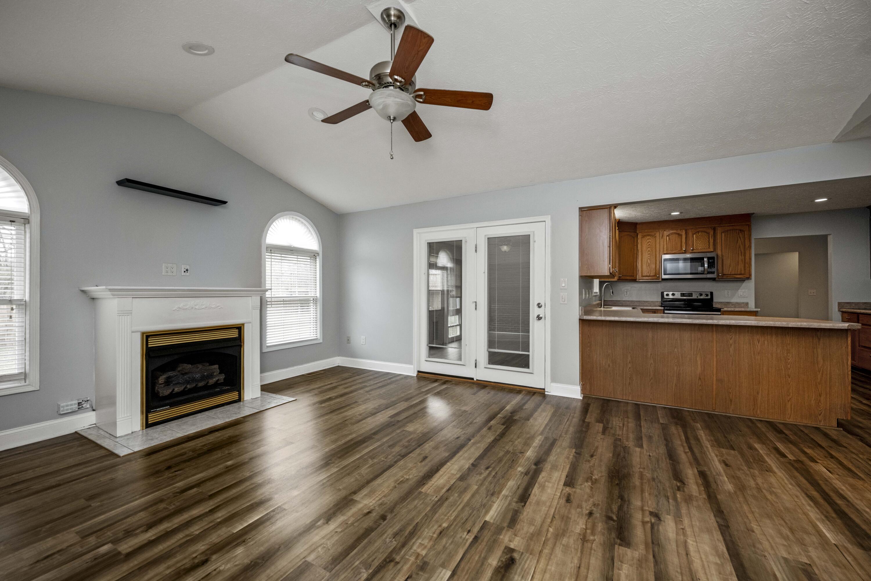 Richmond, Kentucky 40475, United States, 3 Bedrooms Bedrooms, ,2 BathroomsBathrooms,Residential,Active,99596