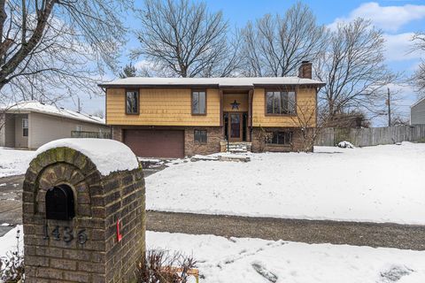 Photo of 1436 Mt Rainier Drive, Lexington, KY 40517 (MLS # 25508000)