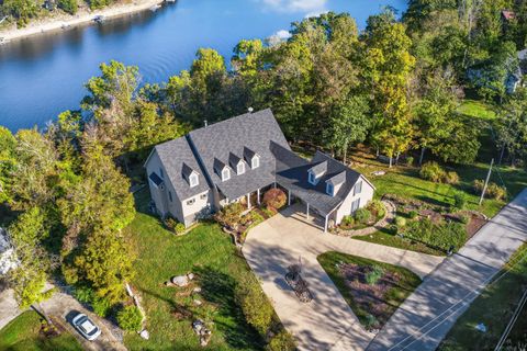 Photo of 910 Hunter Drive, Lancaster, KY 40444 (MLS # 25503526)
