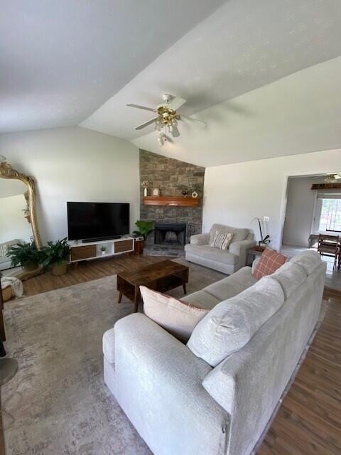 Photo of 704 Pinoak Drive, Nicholasville, KY 40356 (MLS # 26020278)