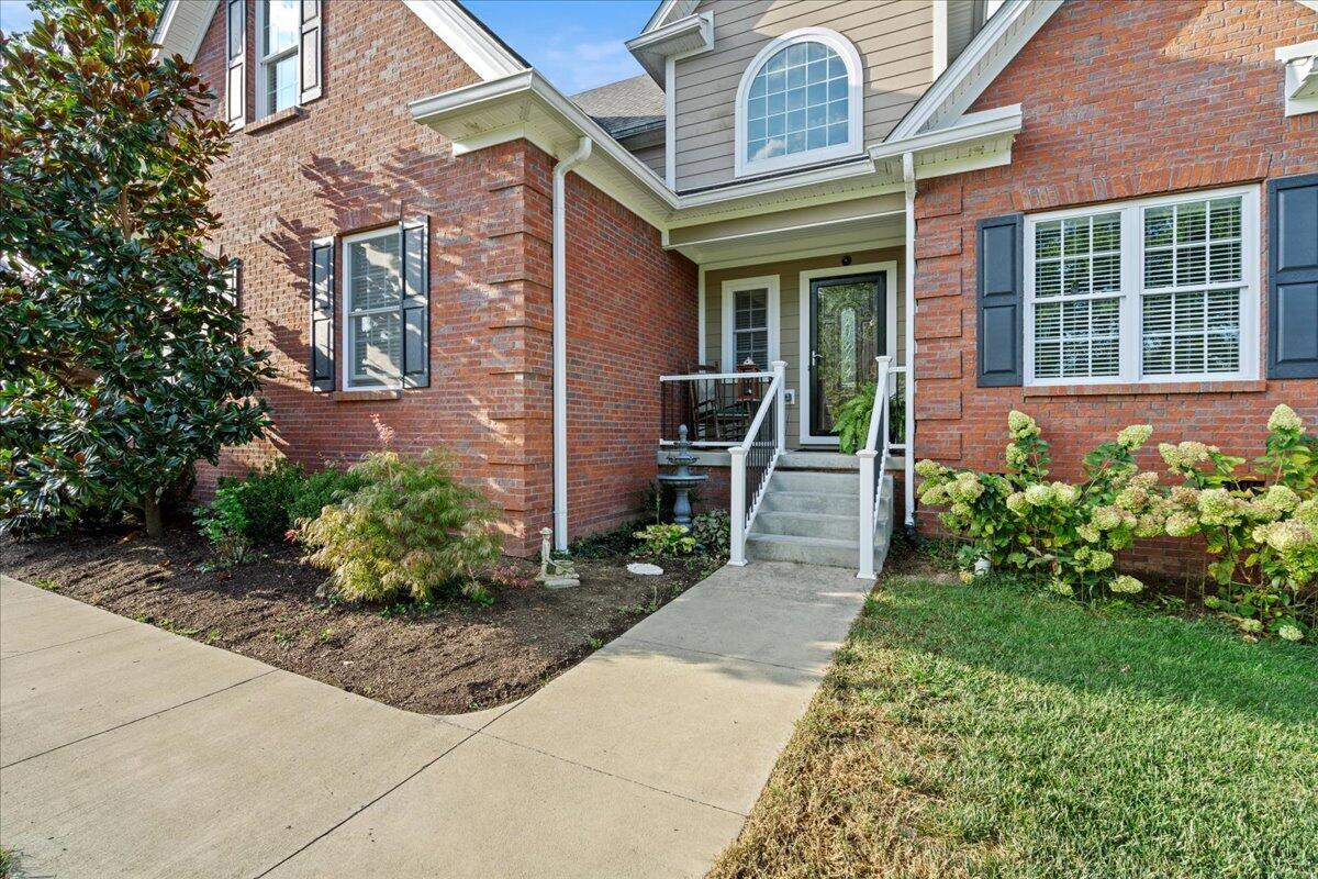 102 Roxie Lane