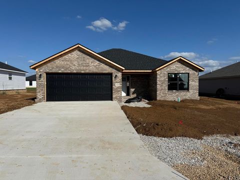 Photo of 320 Whitley Way, Berea, KY 40403 (MLS # 25503157)
