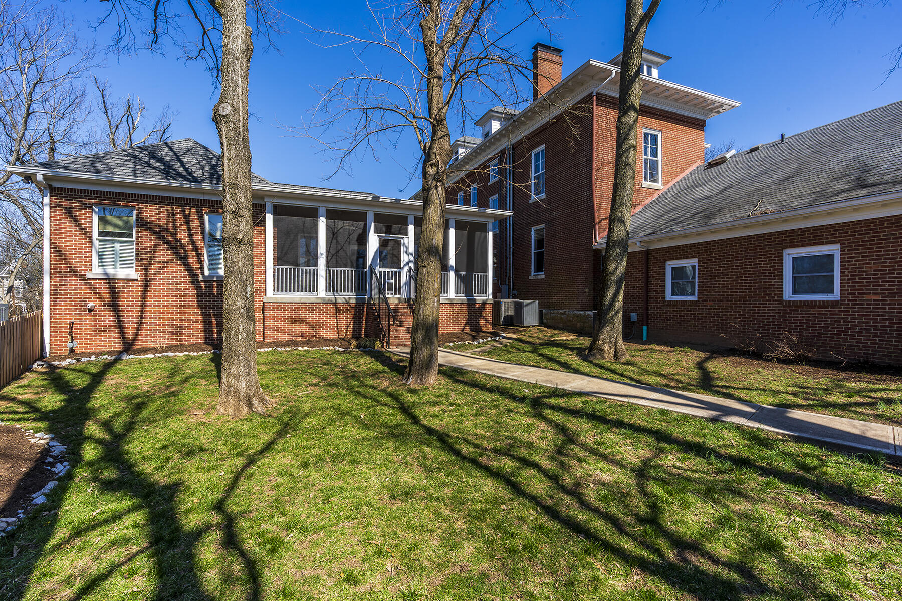 Versailles, Kentucky 40383, United States, 7 Bedrooms Bedrooms, ,6 BathroomsBathrooms,Residential,Active,89993