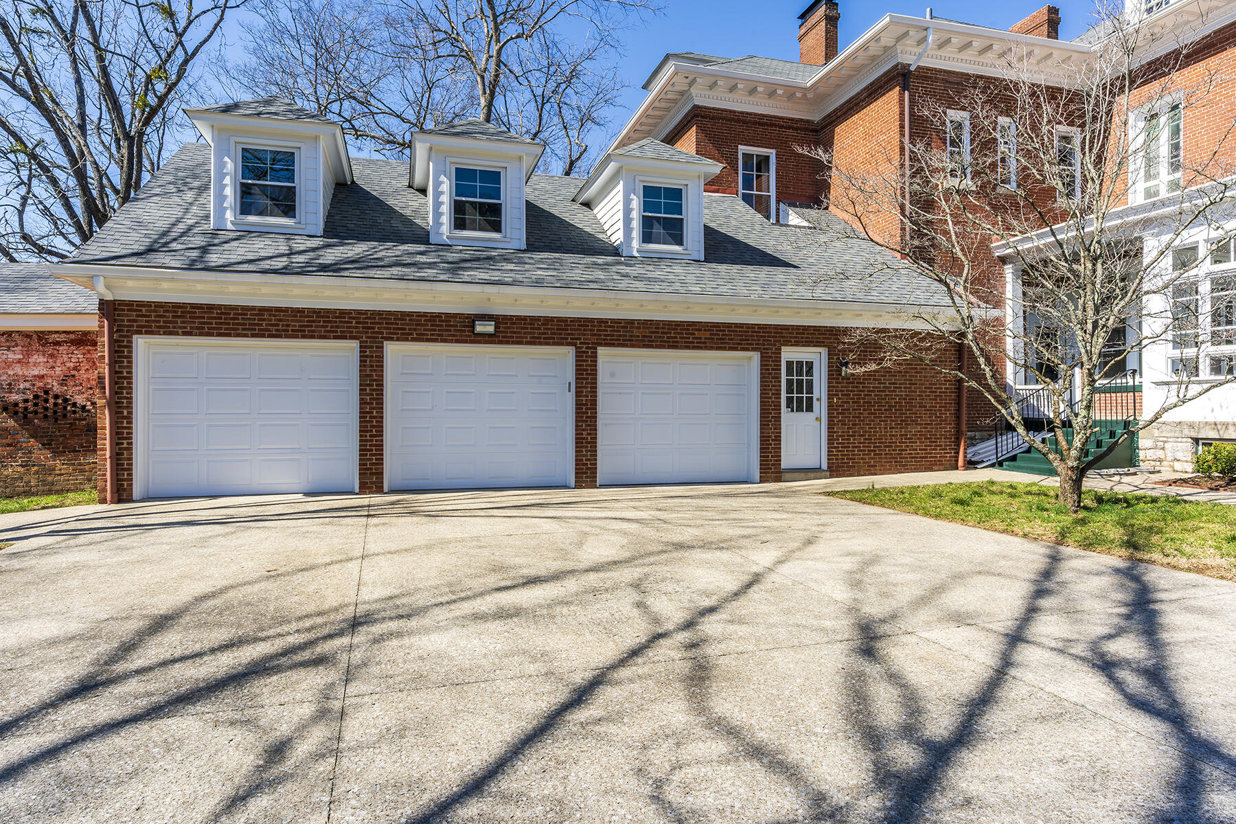 Versailles, Kentucky 40383, United States, 7 Bedrooms Bedrooms, ,6 BathroomsBathrooms,Residential,Active,89993