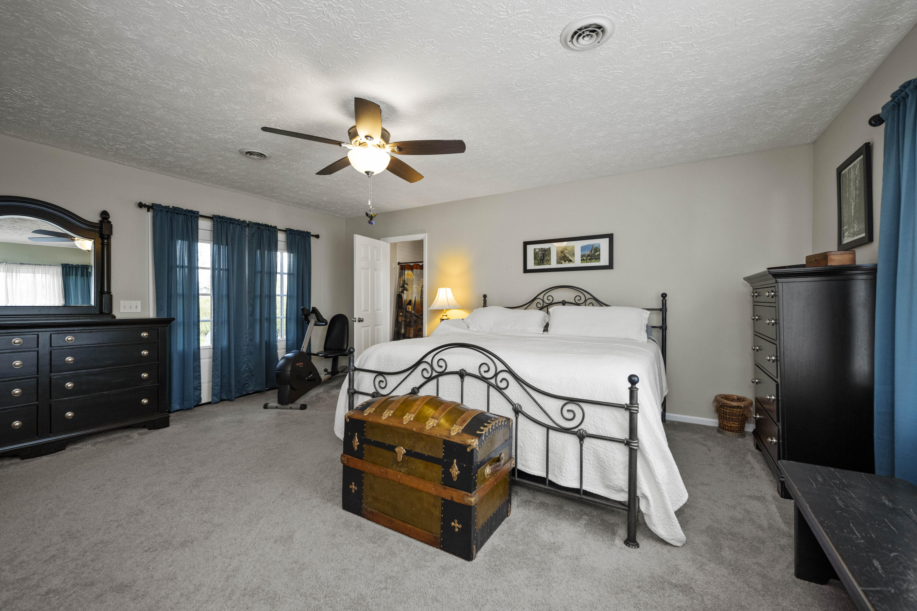 Richmond, Kentucky 40475, United States, 4 Bedrooms Bedrooms, ,3 BathroomsBathrooms,Residential,Pending,107637