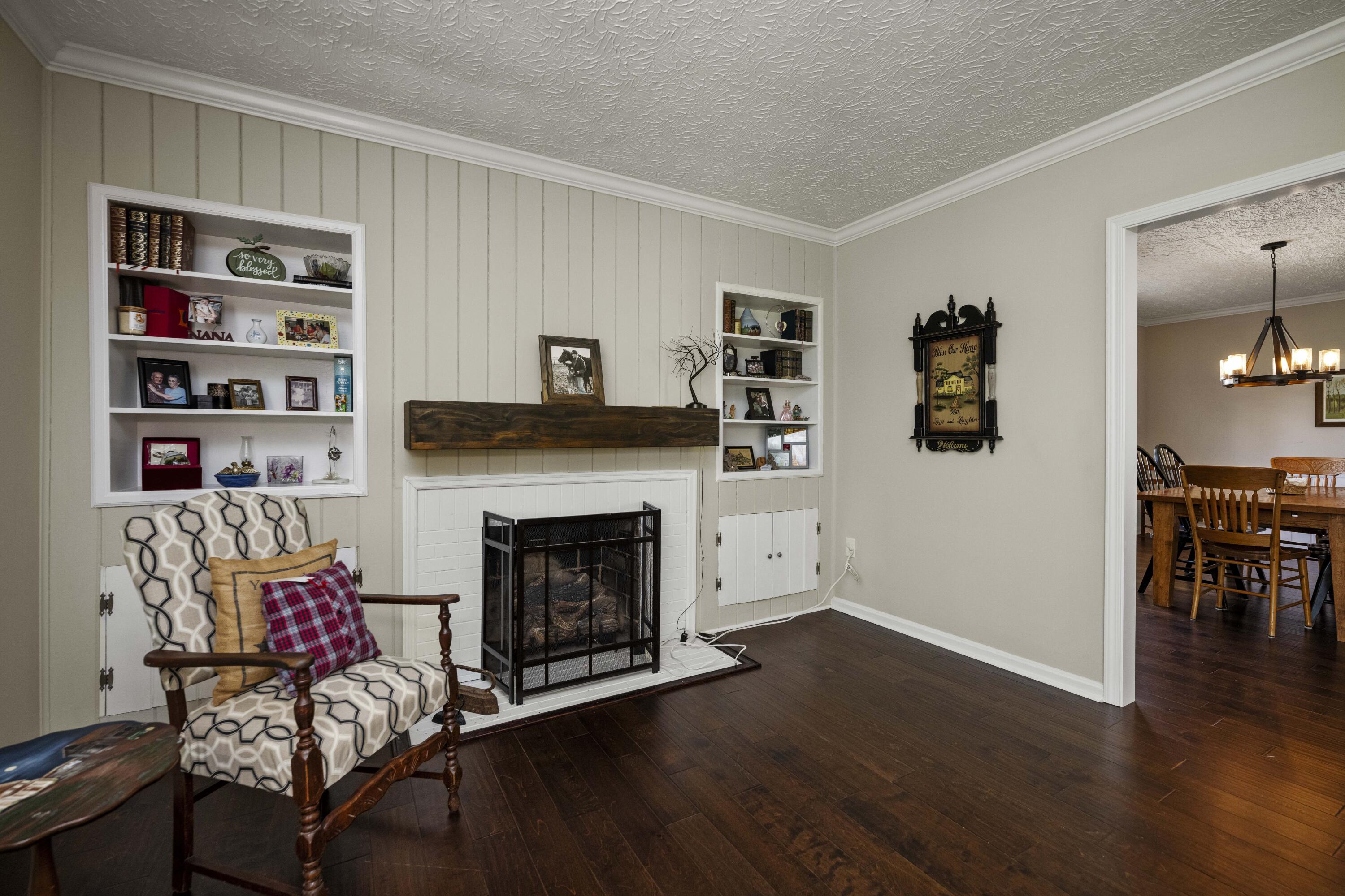 Richmond, Kentucky 40475, United States, 4 Bedrooms Bedrooms, ,3 BathroomsBathrooms,Residential,Pending,107637