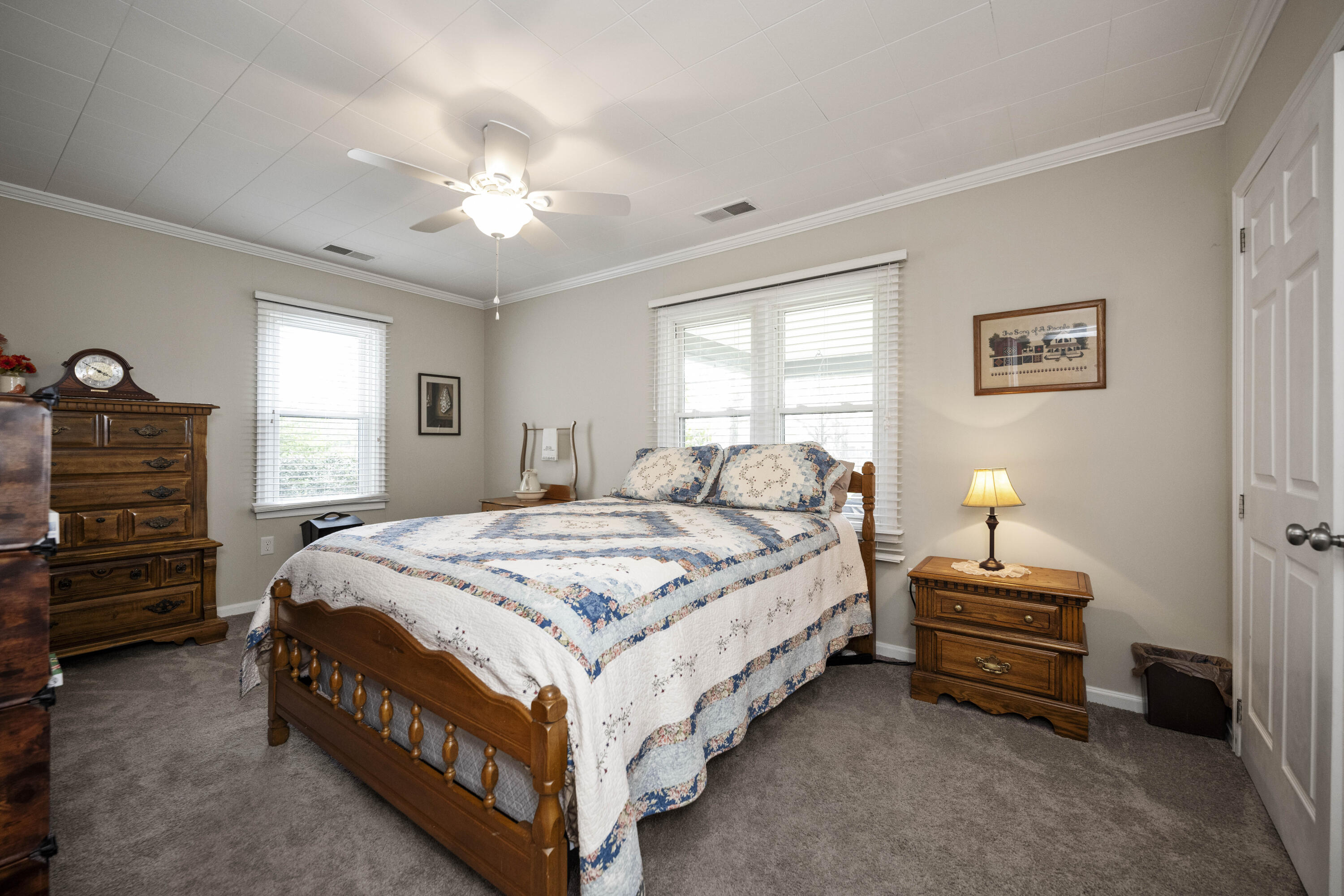 Richmond, Kentucky 40475, United States, 4 Bedrooms Bedrooms, ,3 BathroomsBathrooms,Residential,Pending,107637