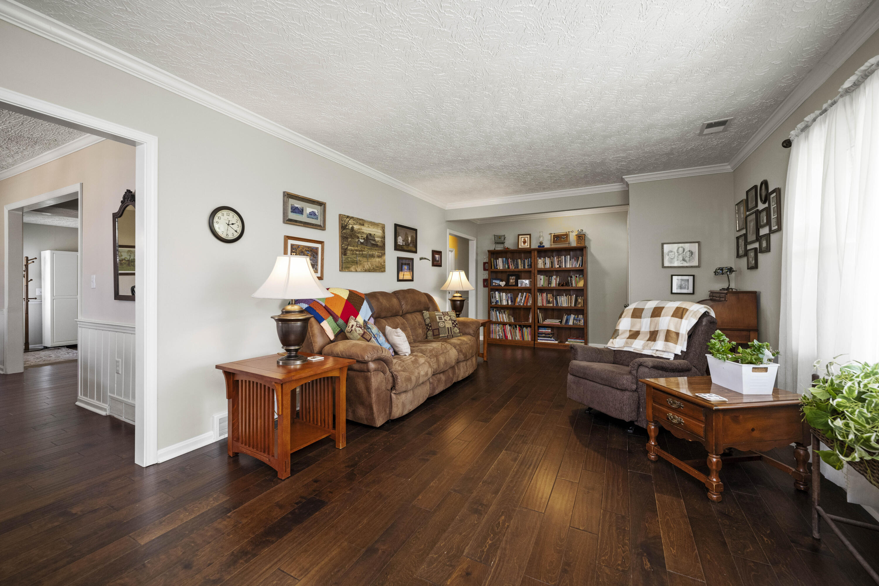 Richmond, Kentucky 40475, United States, 4 Bedrooms Bedrooms, ,3 BathroomsBathrooms,Residential,Pending,107637