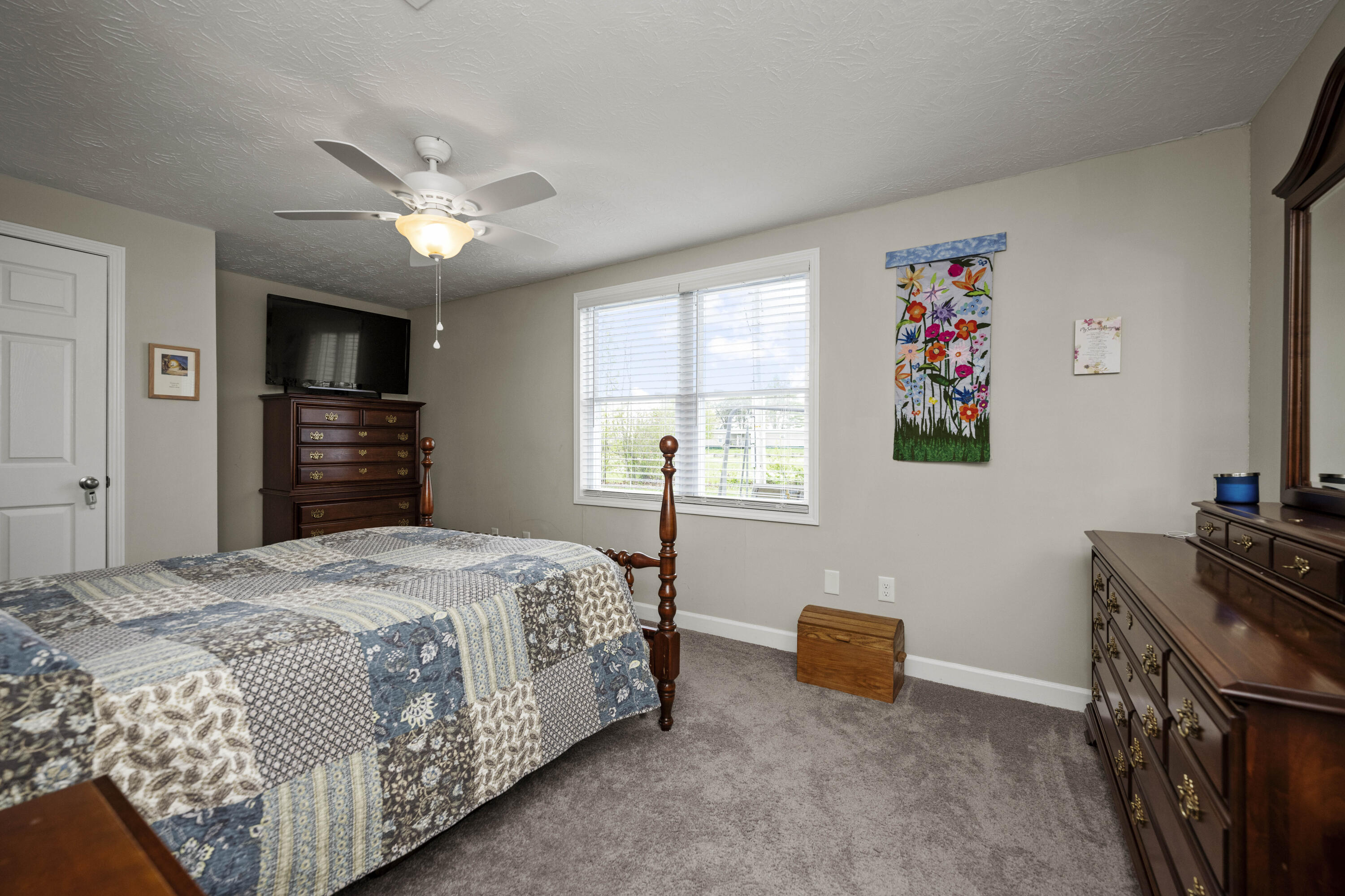 Richmond, Kentucky 40475, United States, 4 Bedrooms Bedrooms, ,3 BathroomsBathrooms,Residential,Pending,107637