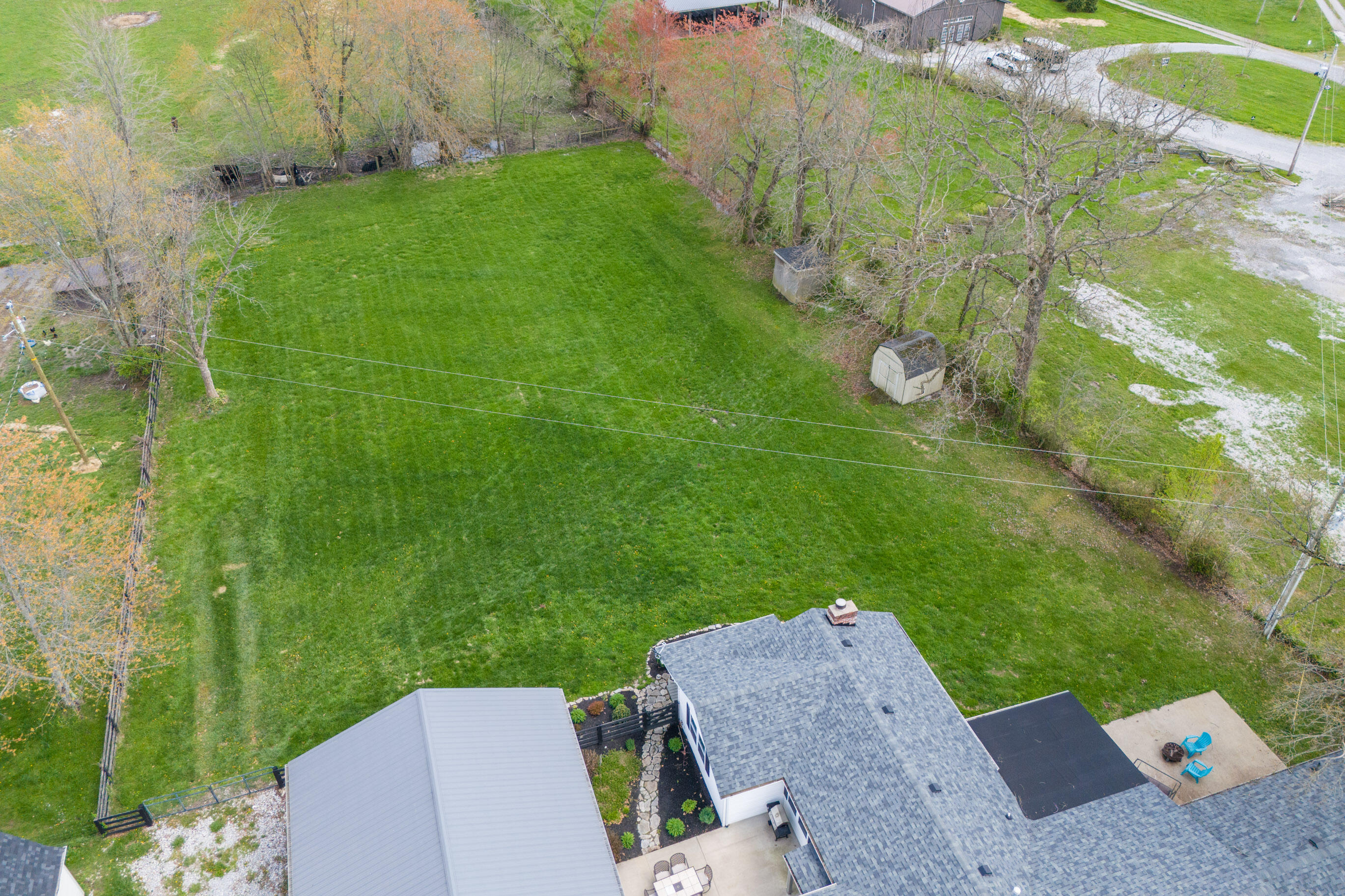 Richmond, Kentucky 40475, United States, 4 Bedrooms Bedrooms, ,3 BathroomsBathrooms,Residential,Pending,107637