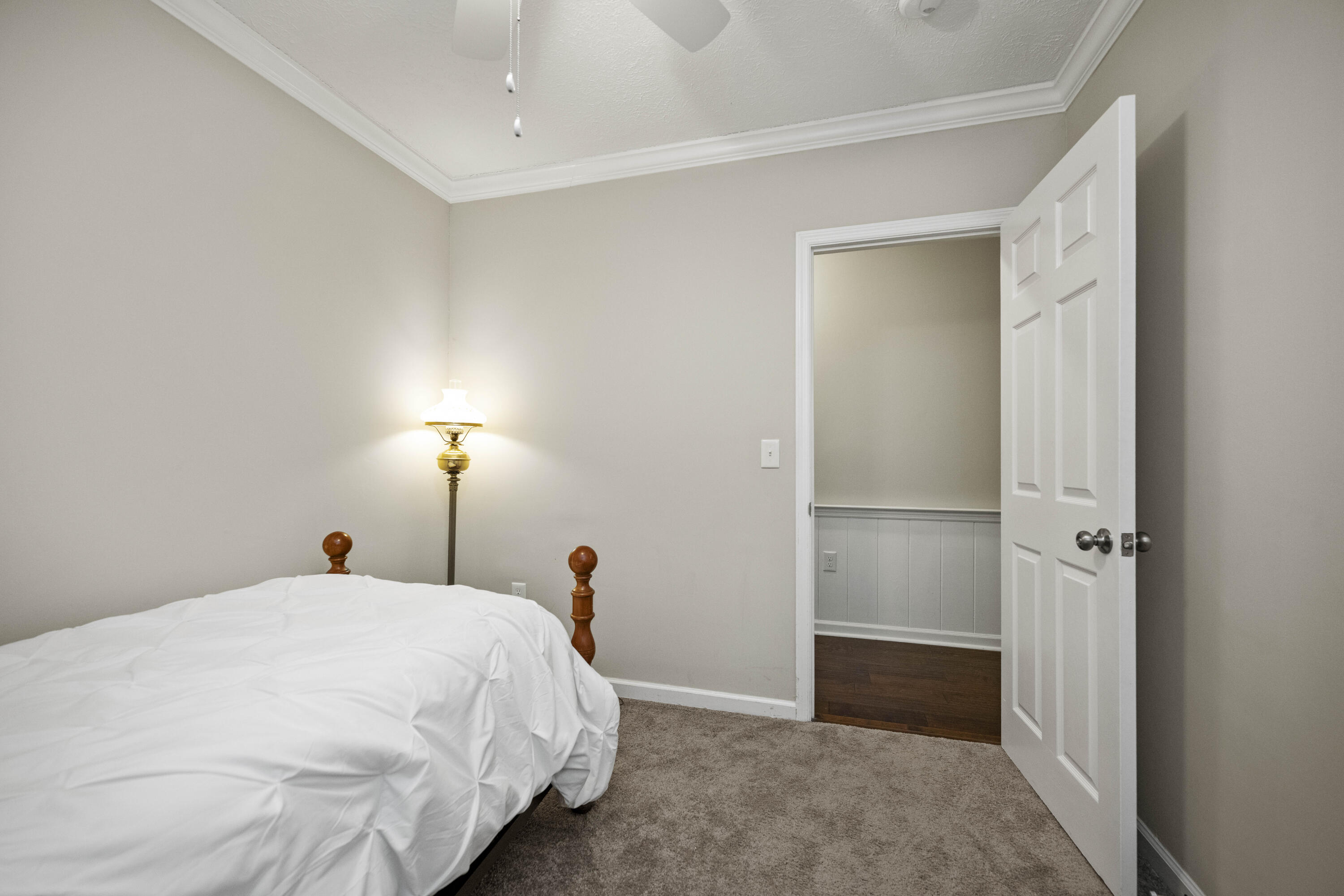 Richmond, Kentucky 40475, United States, 4 Bedrooms Bedrooms, ,3 BathroomsBathrooms,Residential,Pending,107637