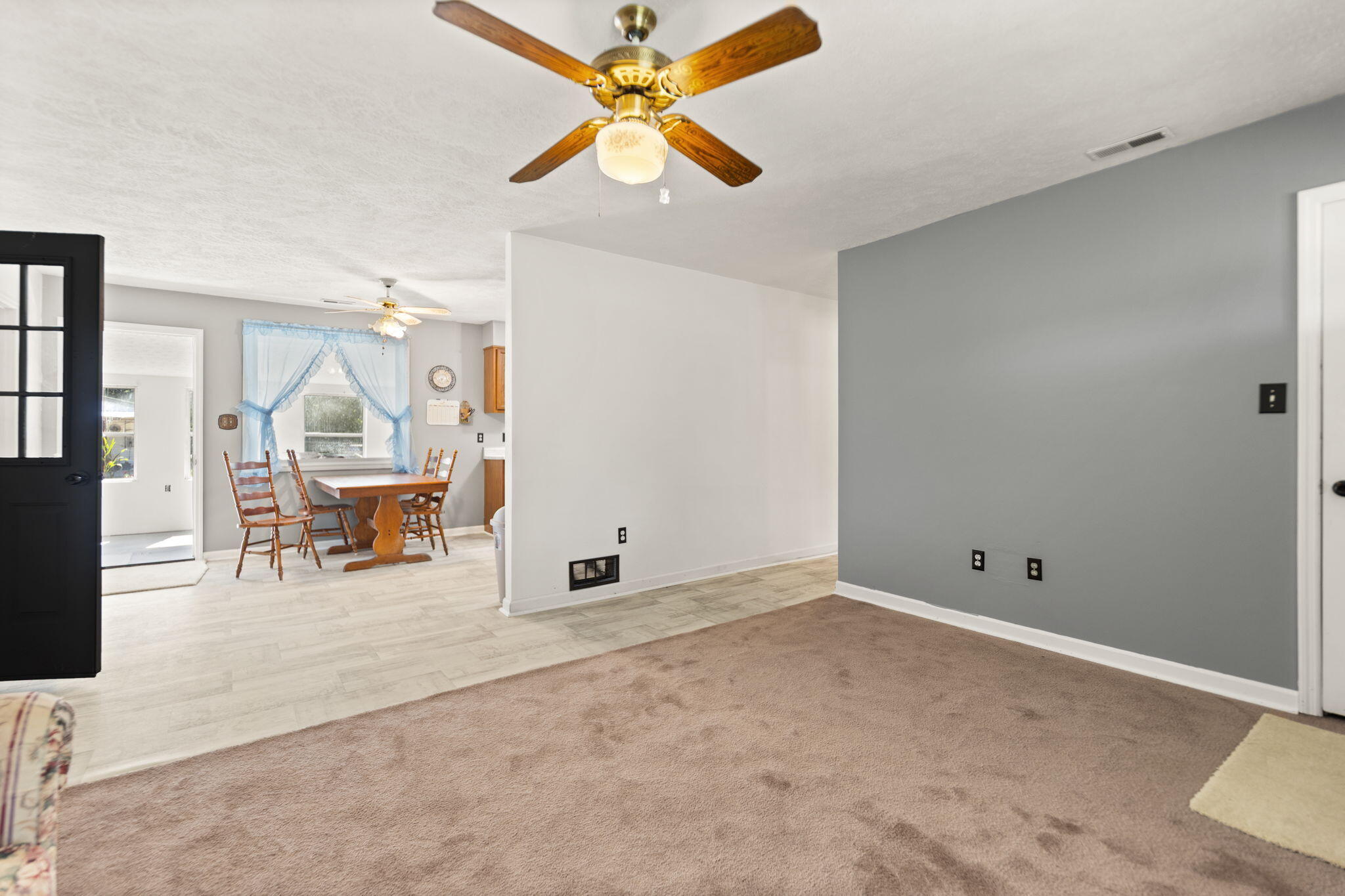 Beattyville, Kentucky 41311, United States, 3 Bedrooms Bedrooms, ,1 BathroomBathrooms,Residential,Active,202978