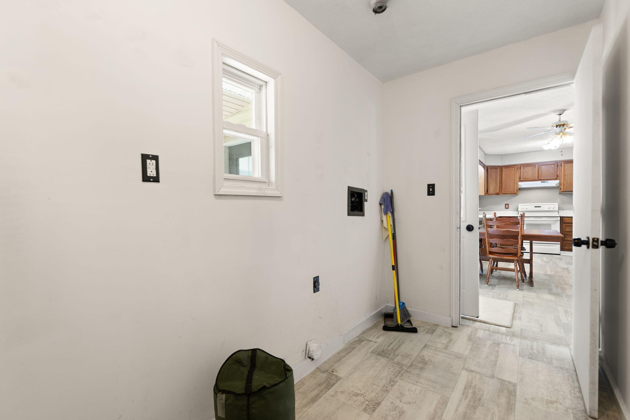 Beattyville, Kentucky 41311, United States, 3 Bedrooms Bedrooms, ,1 BathroomBathrooms,Residential,Active,202978