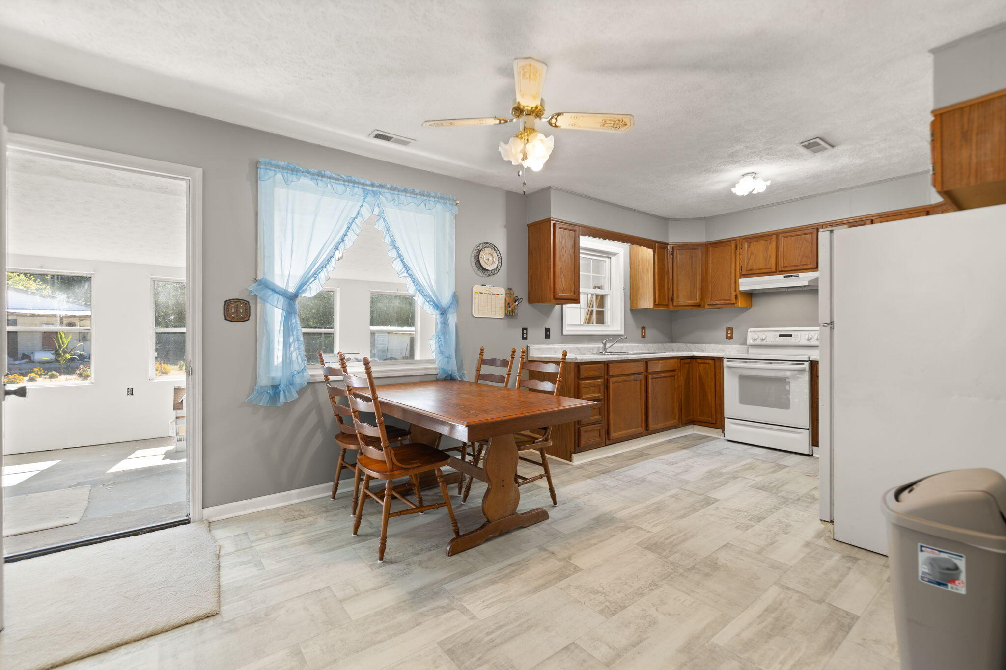 Beattyville, Kentucky 41311, United States, 3 Bedrooms Bedrooms, ,1 BathroomBathrooms,Residential,Active,202978