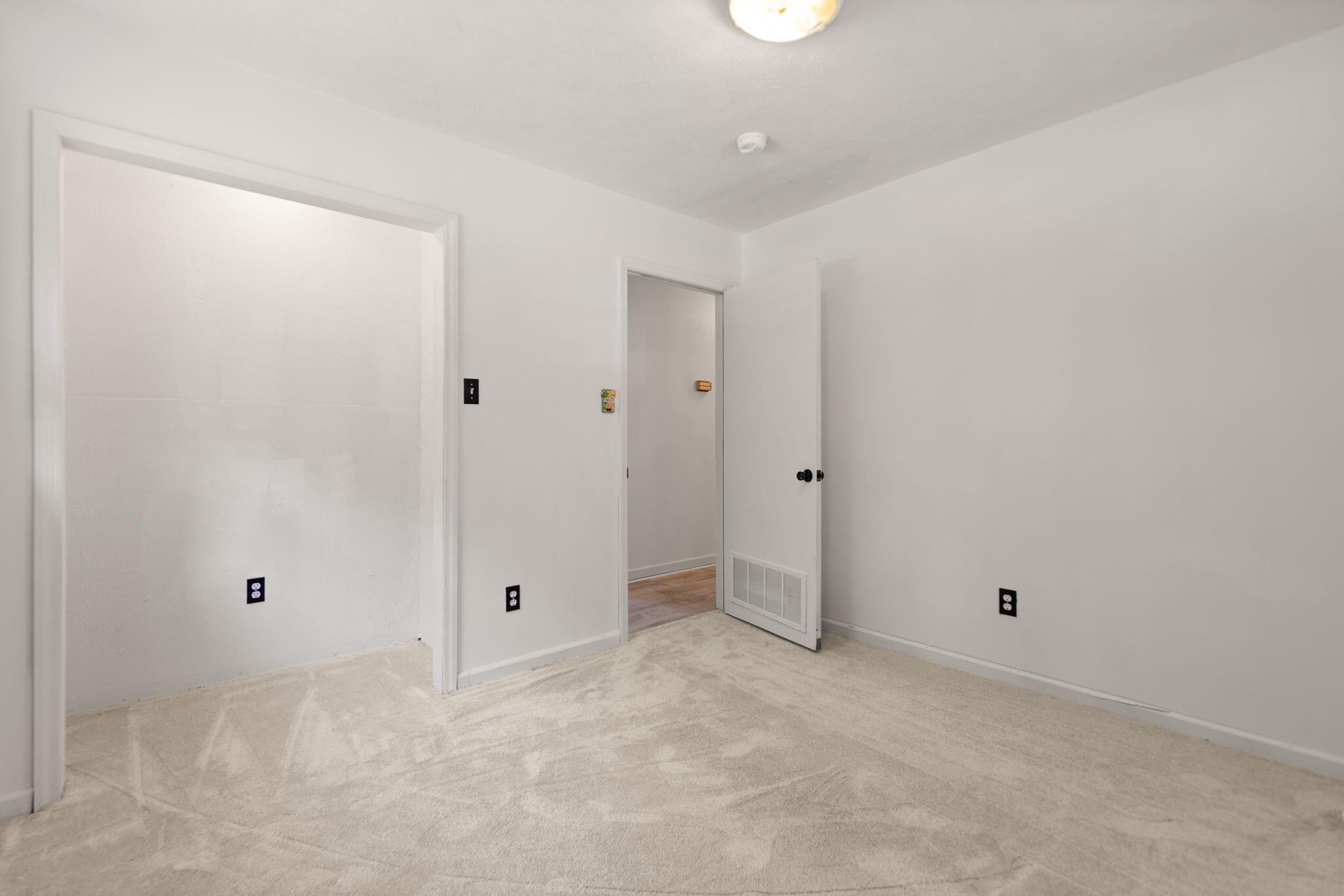 Beattyville, Kentucky 41311, United States, 3 Bedrooms Bedrooms, ,1 BathroomBathrooms,Residential,Active,202978